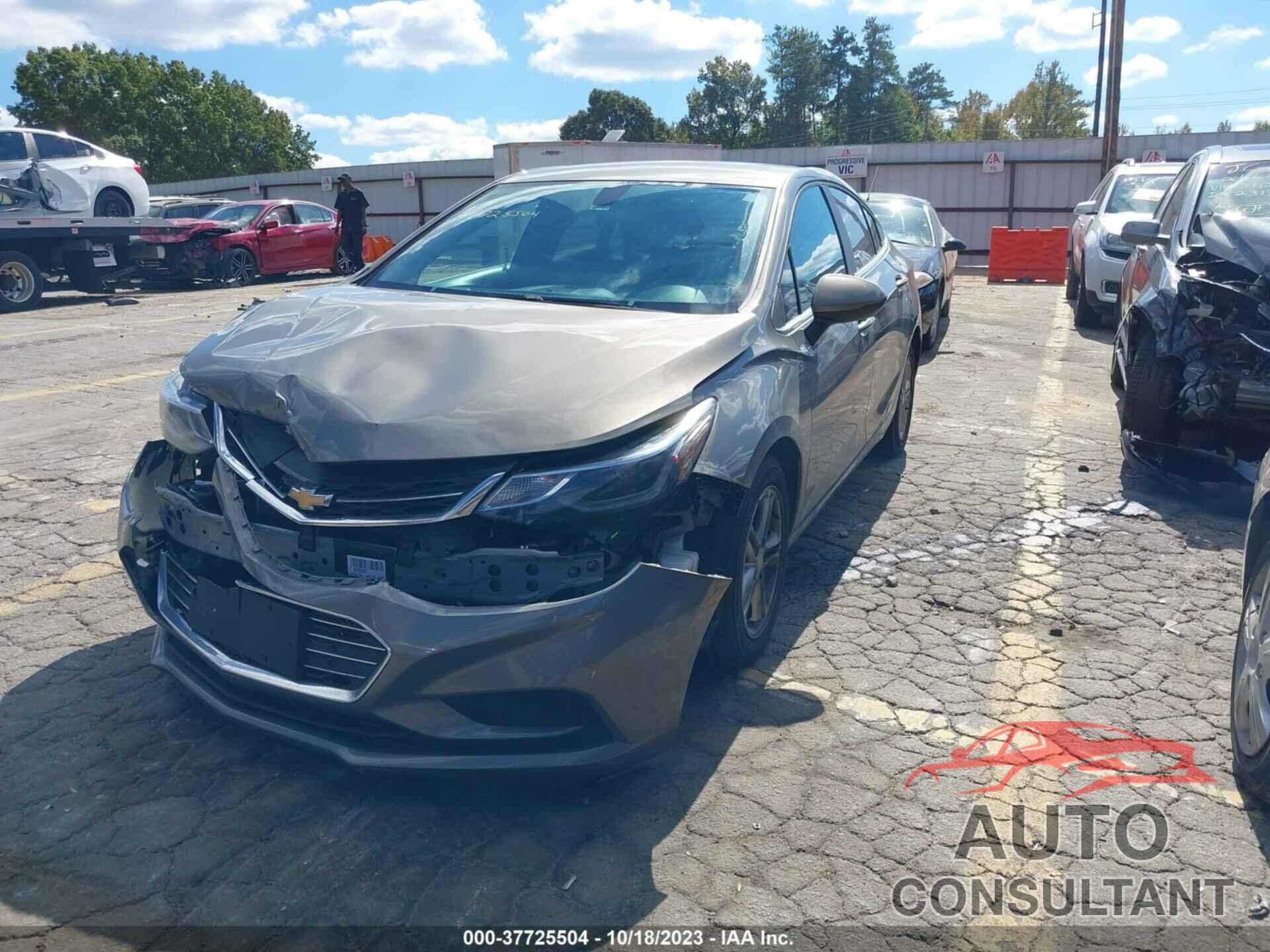 CHEVROLET CRUZE 2018 - 1G1BE5SM9J7237286