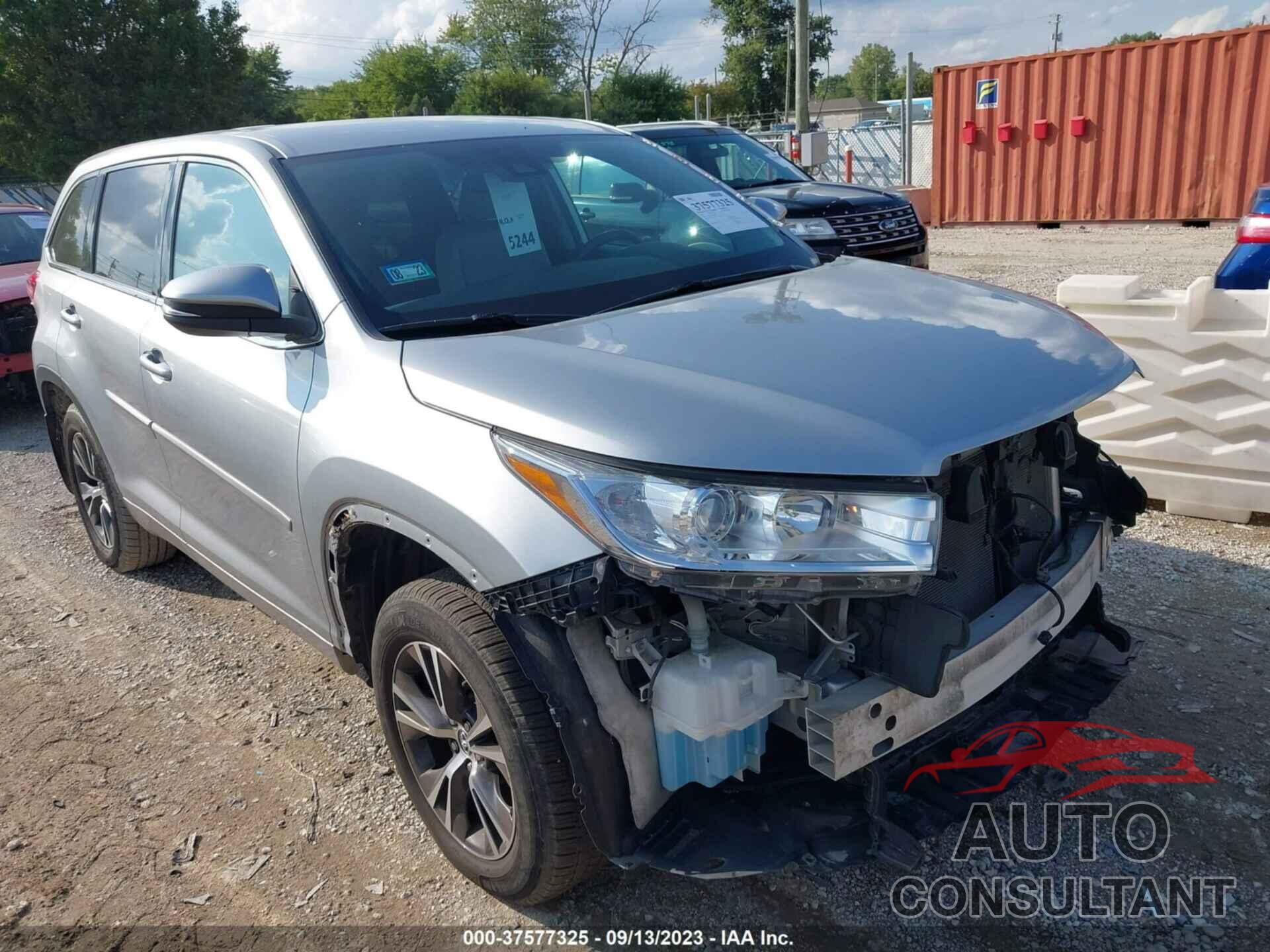 TOYOTA HIGHLANDER 2018 - 5TDBZRFH3JS884790