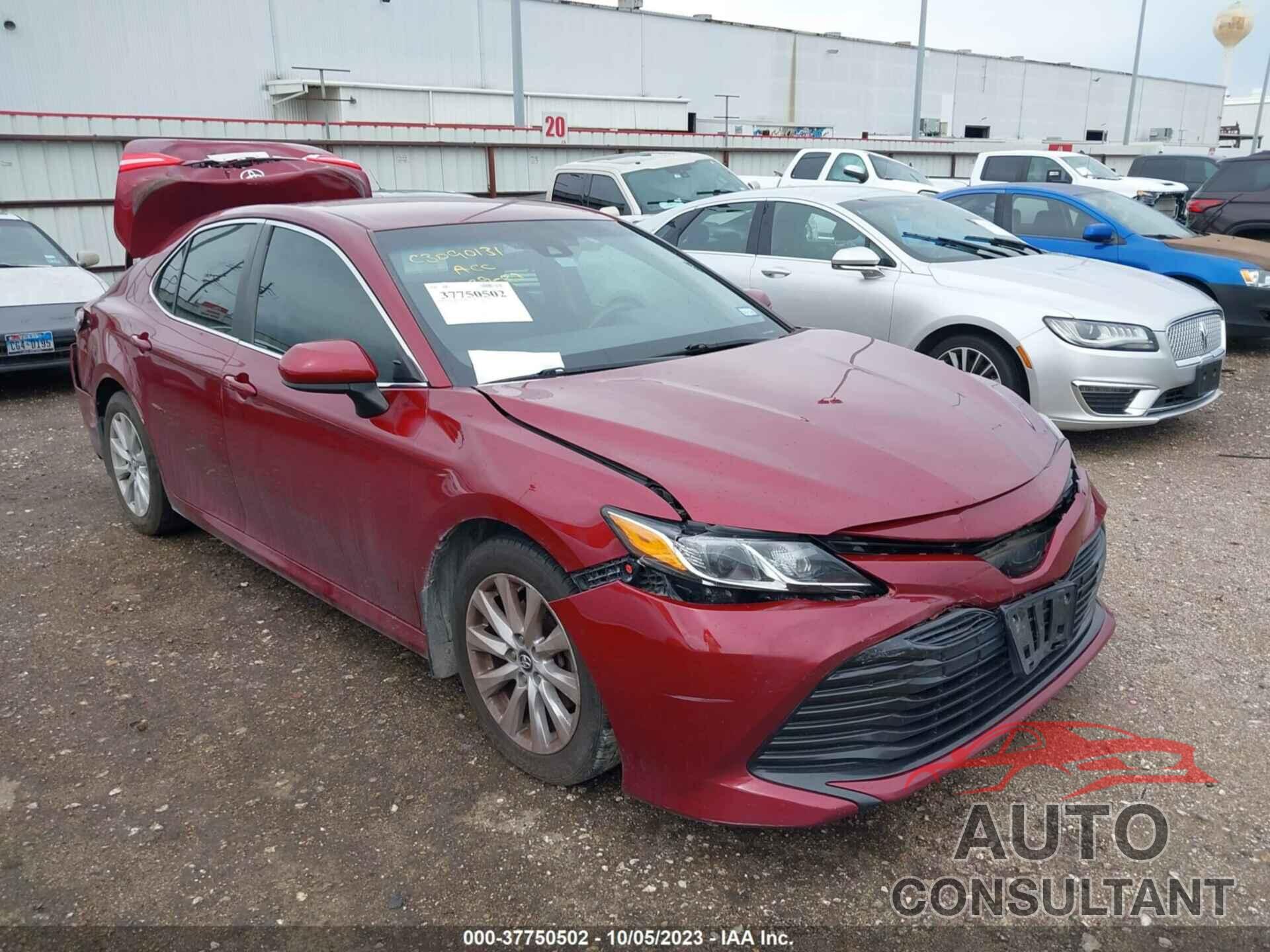 TOYOTA CAMRY 2018 - 4T1B11HK8JU570769