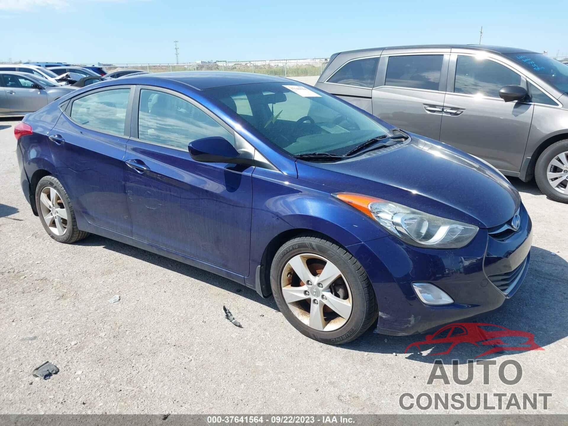 HYUNDAI ELANTRA 2013 - 5NPDH4AE7DH402201