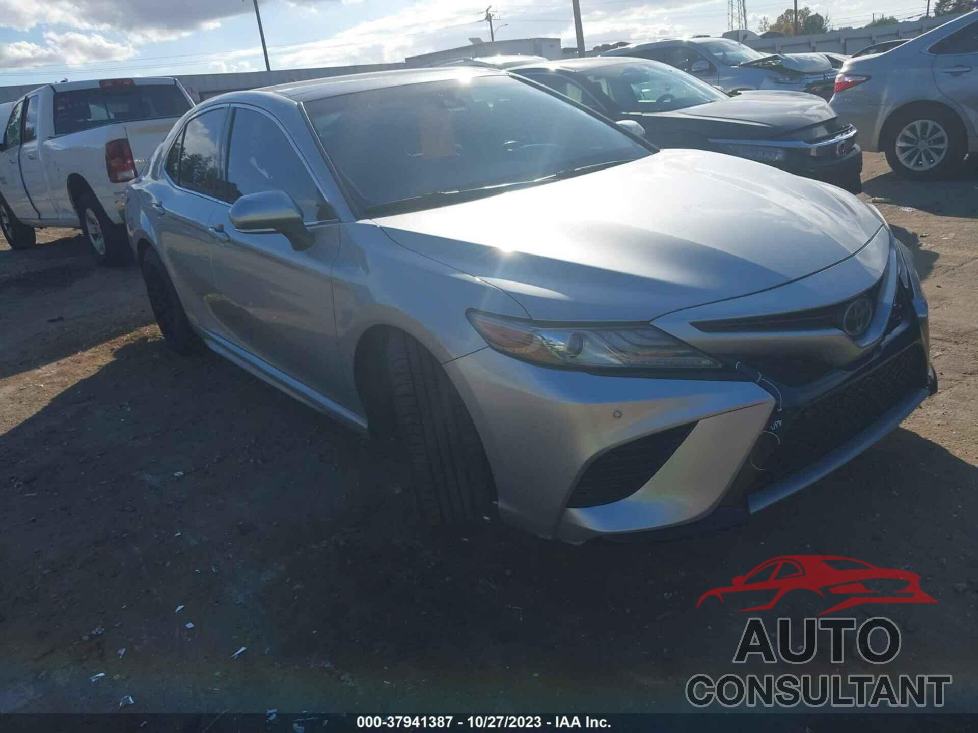 TOYOTA CAMRY 2018 - 4T1BZ1HK6JU501300