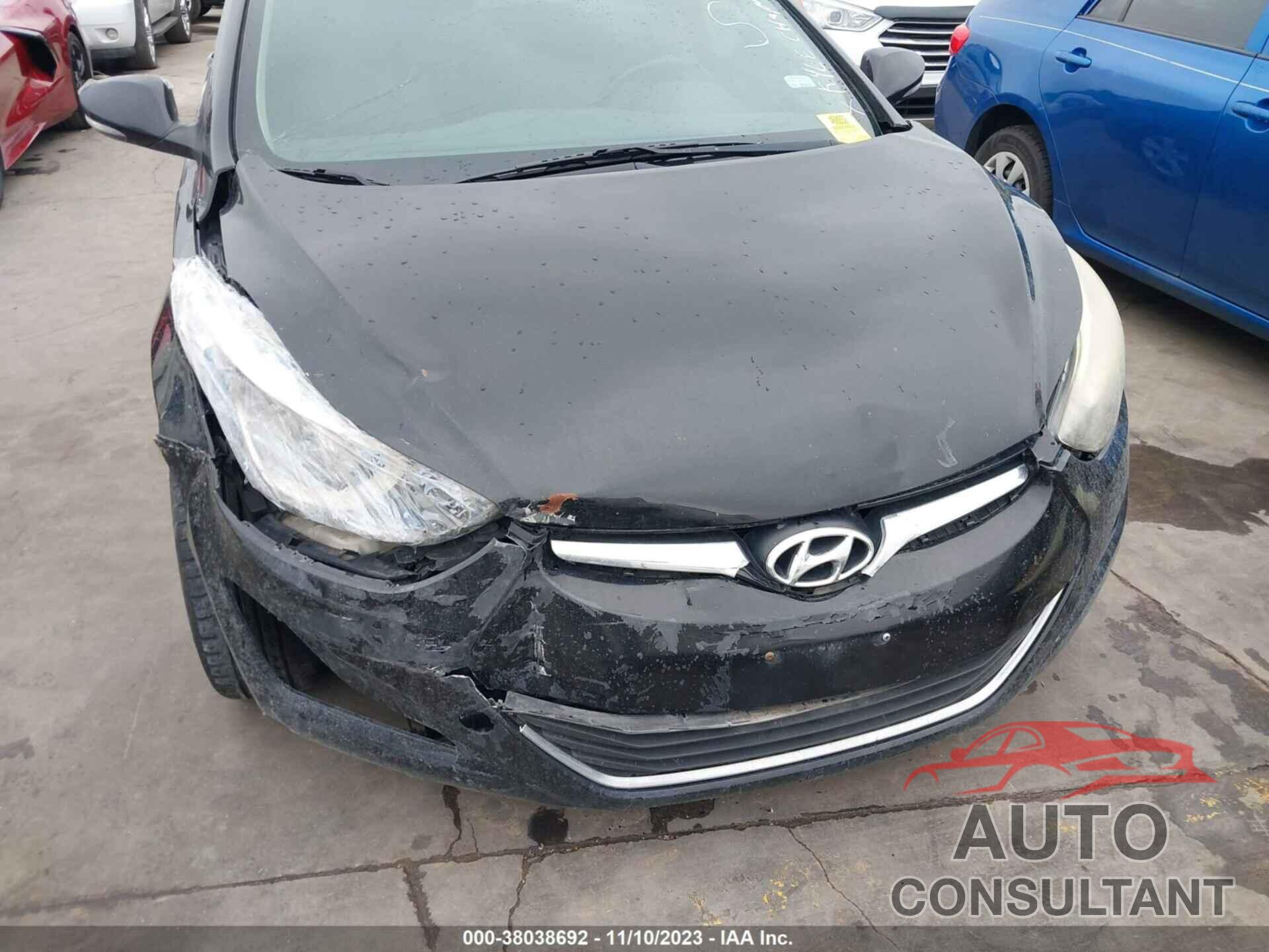 HYUNDAI ELANTRA 2016 - KMHDH4AE8GU566417