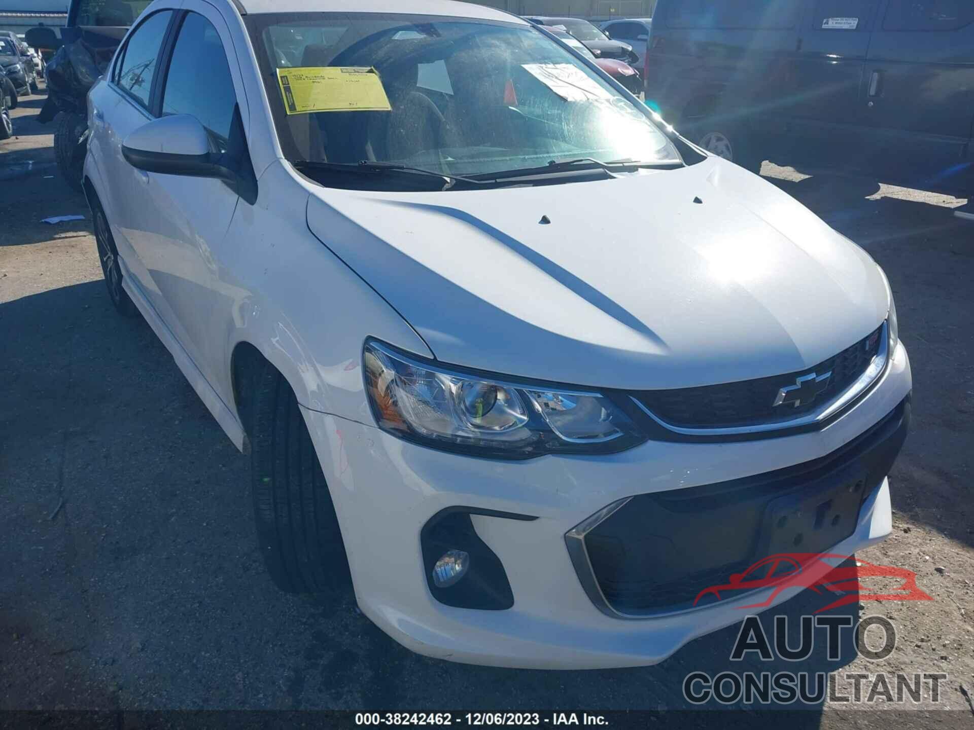 CHEVROLET SONIC 2018 - 1G1JD5SH3J4108687