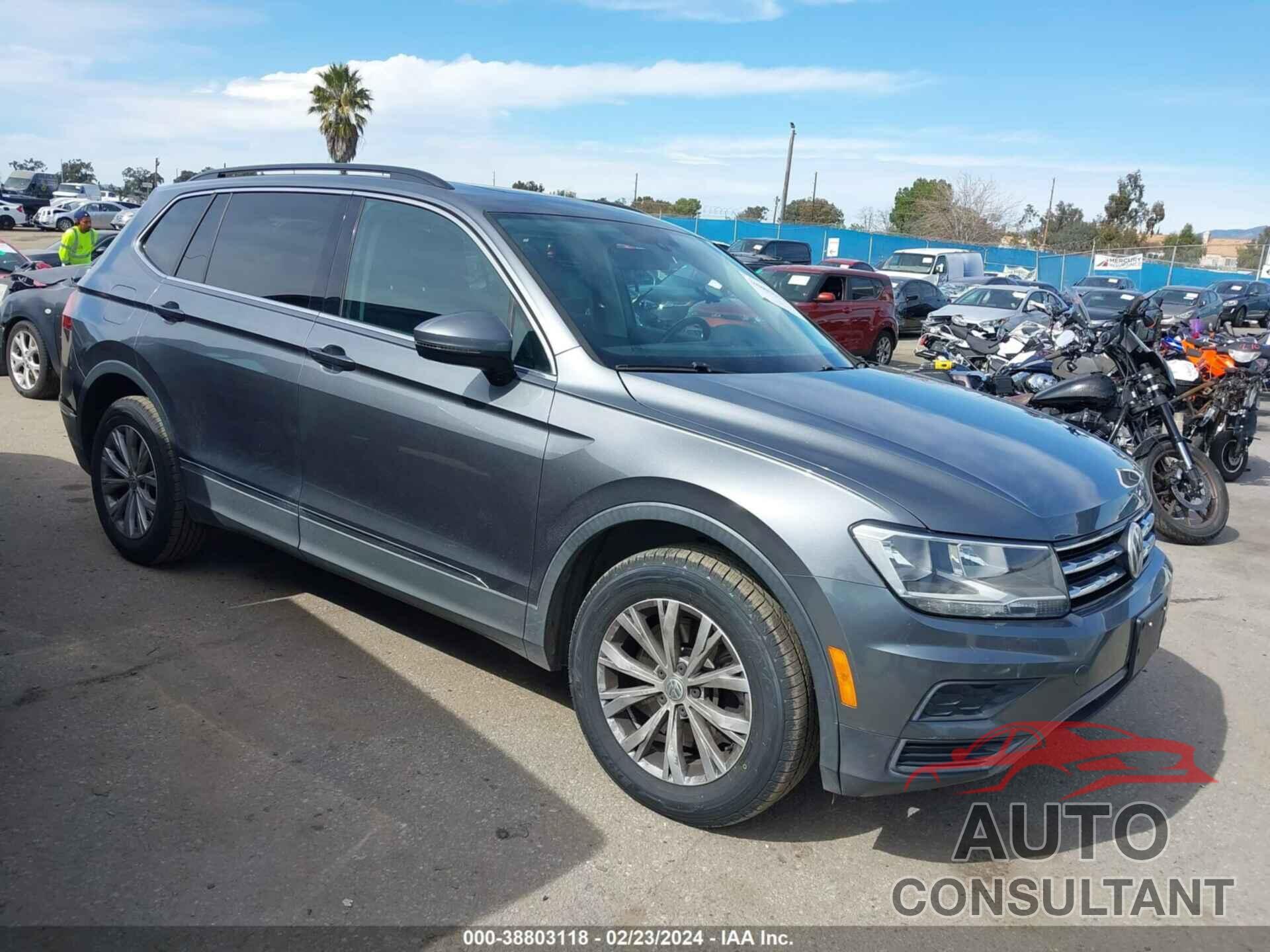 VOLKSWAGEN TIGUAN 2018 - 3VV3B7AX8JM046316