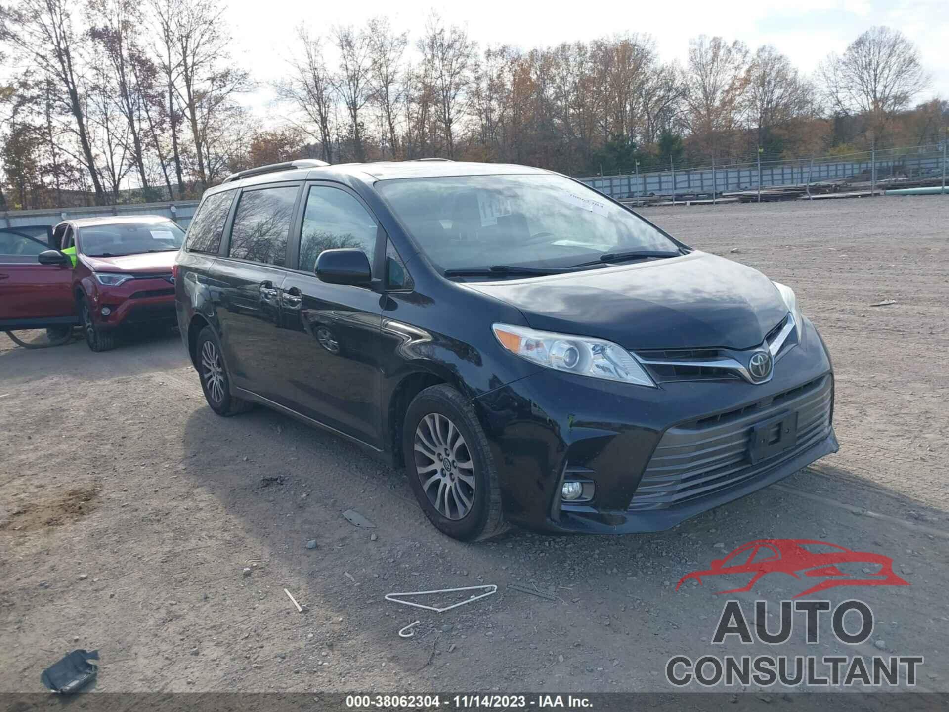 TOYOTA SIENNA 2018 - 5TDYZ3DC5JS935396