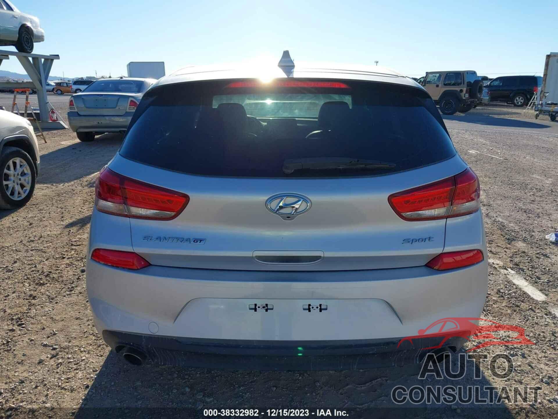 HYUNDAI ELANTRA GT 2018 - KMHH55LC4JU078178