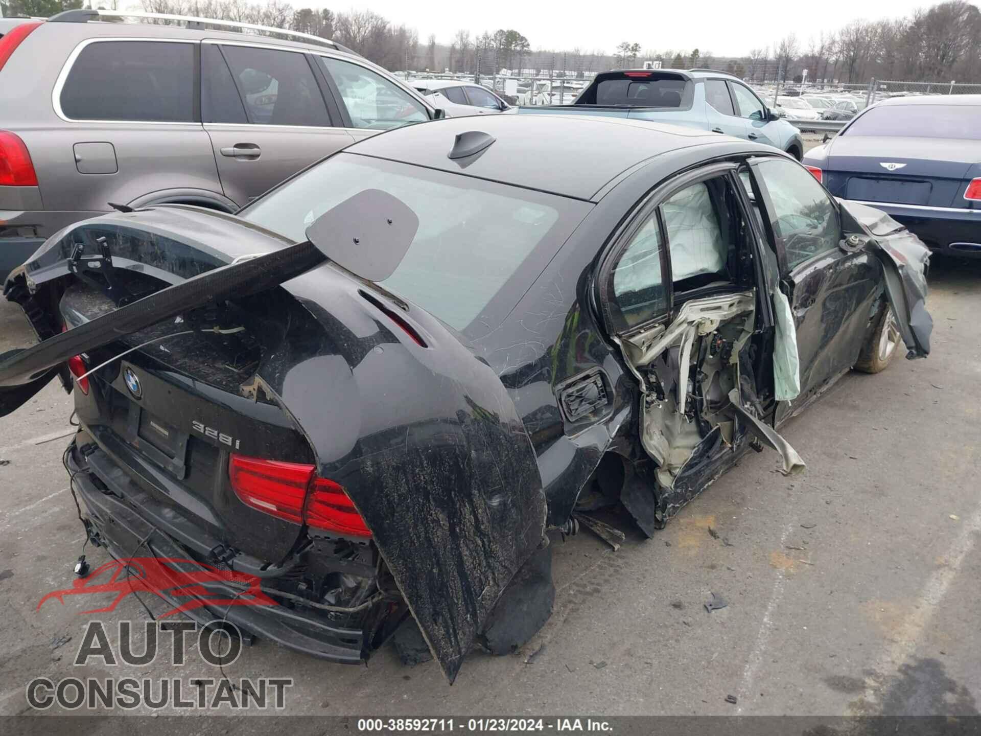 BMW 328I 2016 - WBA8E3G58GNU00664