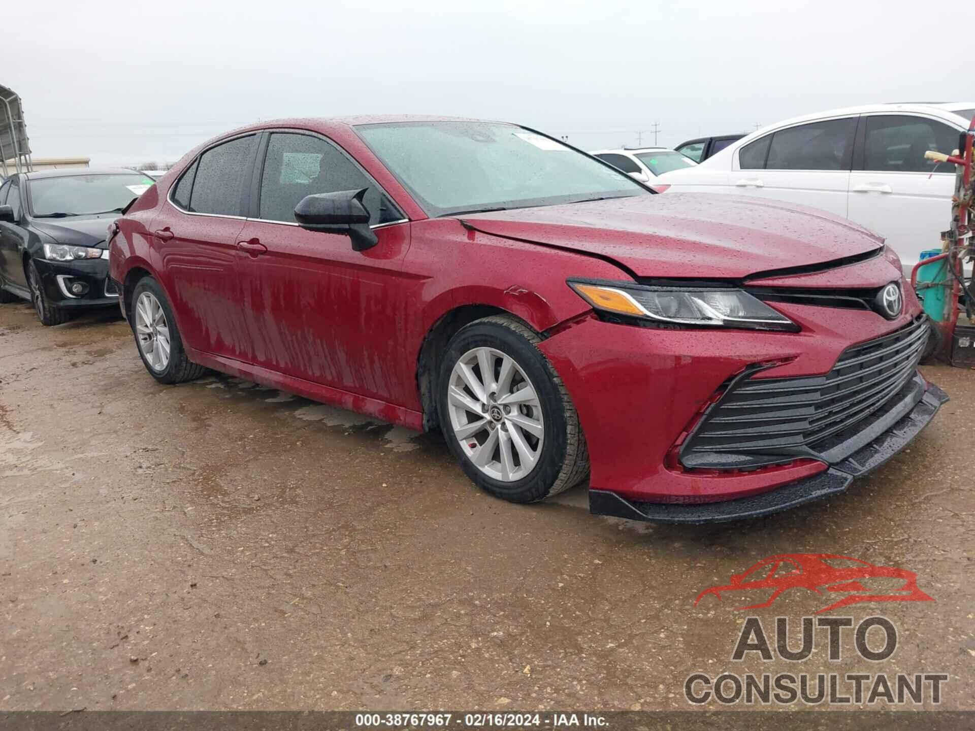 TOYOTA CAMRY 2022 - 4T1C11AK1NU618312