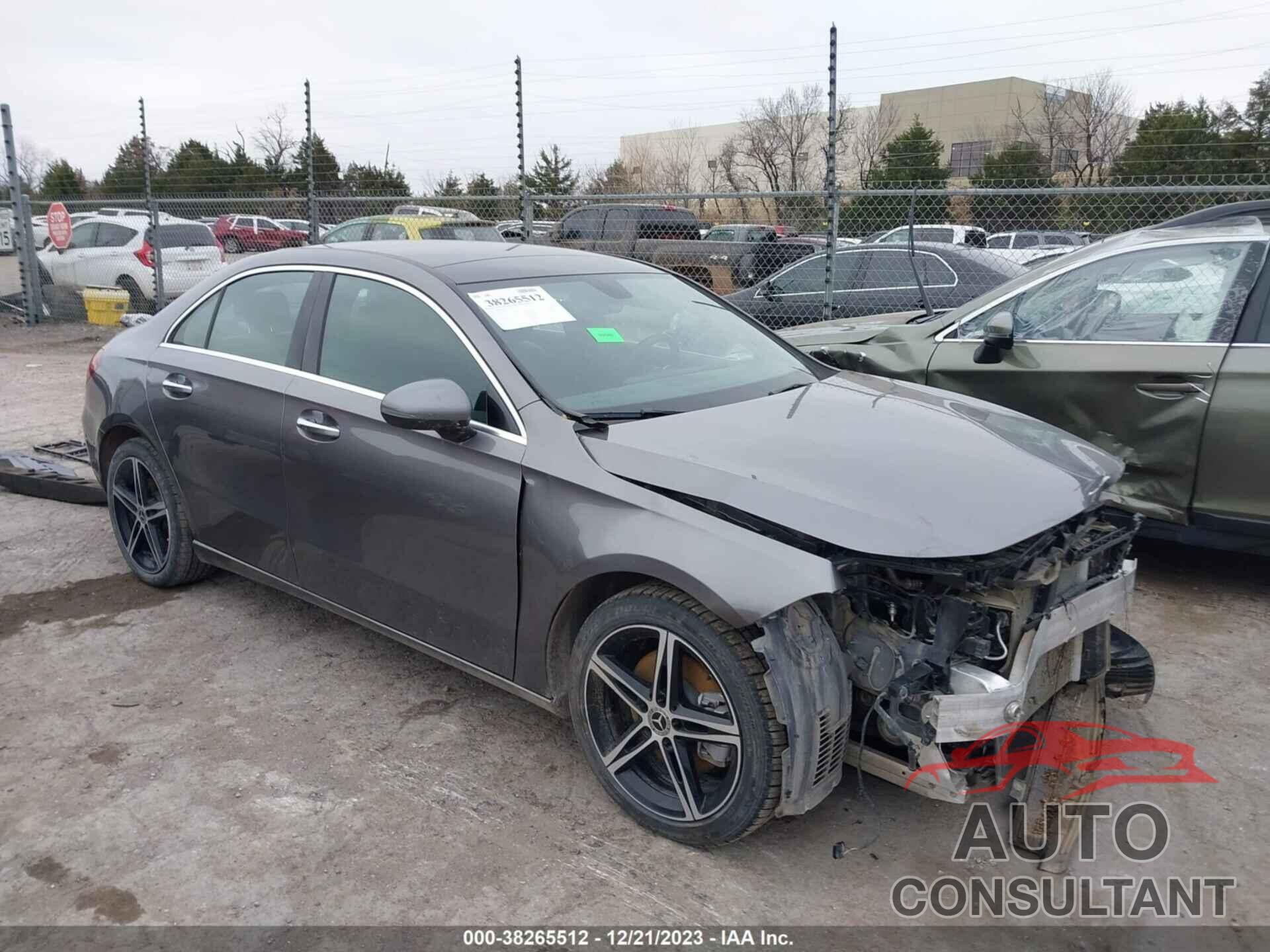 MERCEDES-BENZ A 2022 - W1K3G4FB8NJ325155