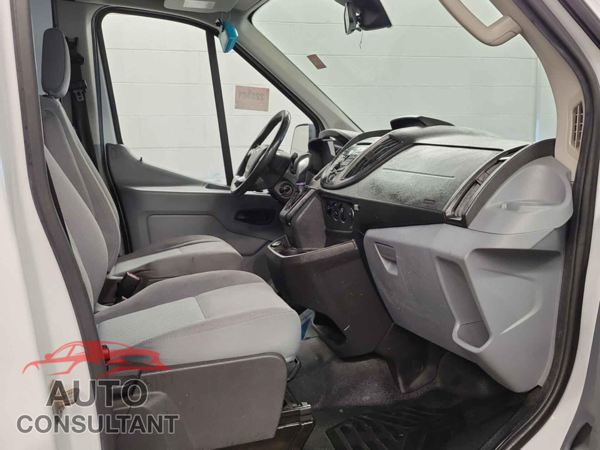FORD TRANSIT 2017 - 1FTYR2CM1HKA98779