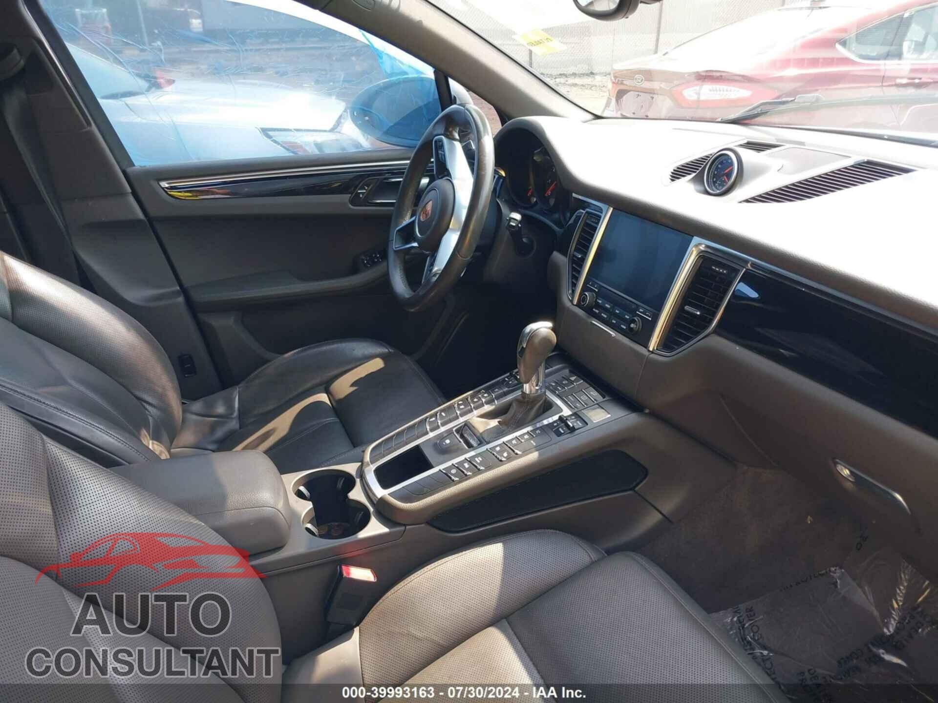 PORSCHE MACAN 2017 - WP1AA2A58HLB01142