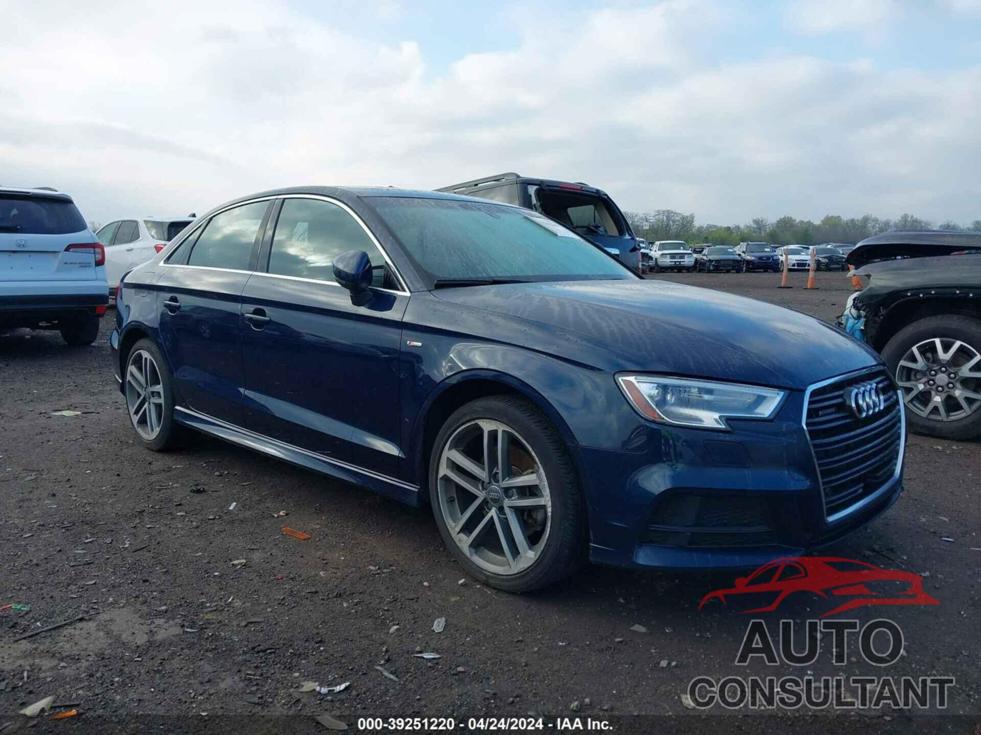 AUDI A3 2017 - WAUJ8GFF6H1065925