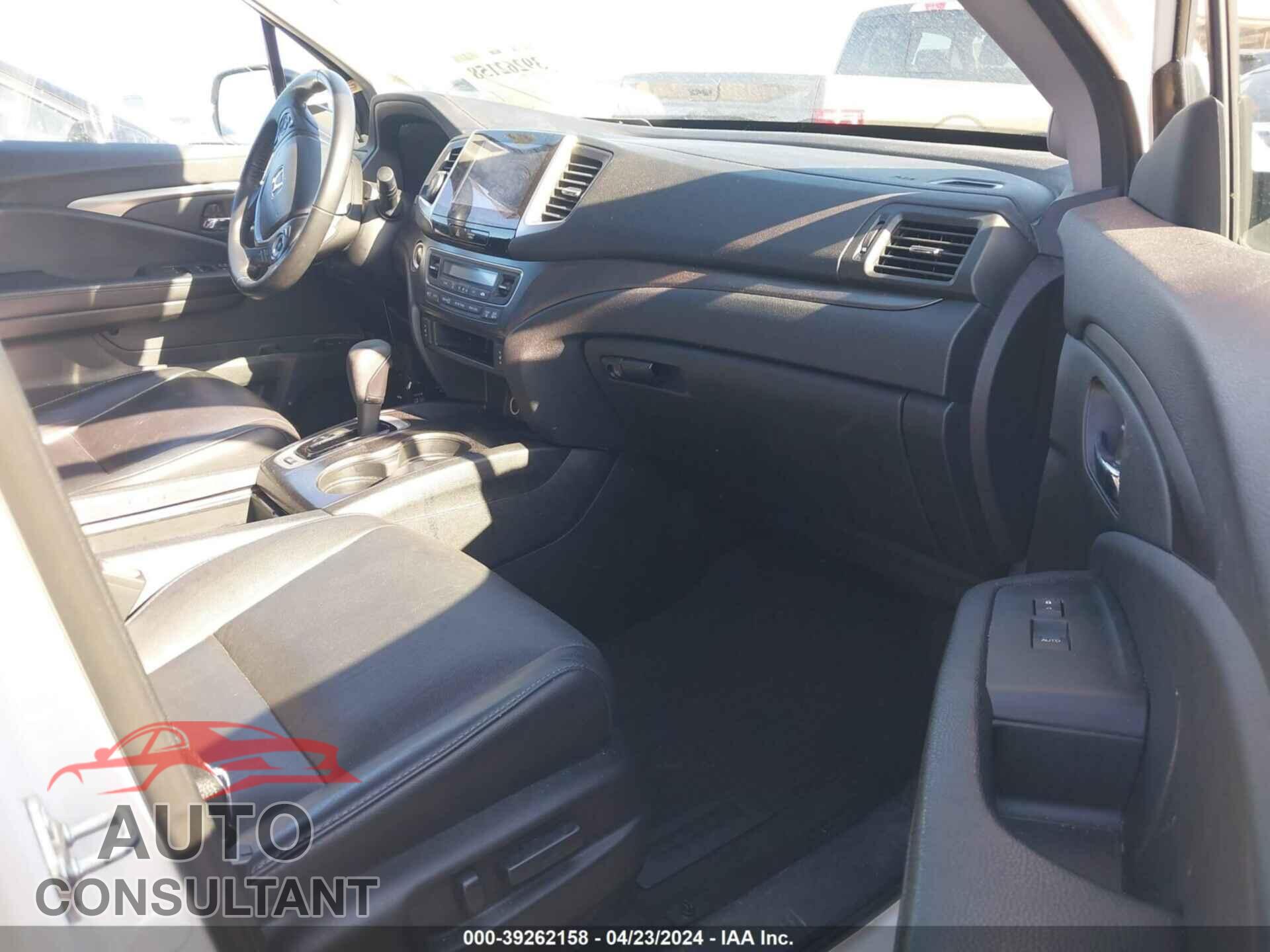 HONDA PILOT 2017 - 5FNYF6H56HB097674