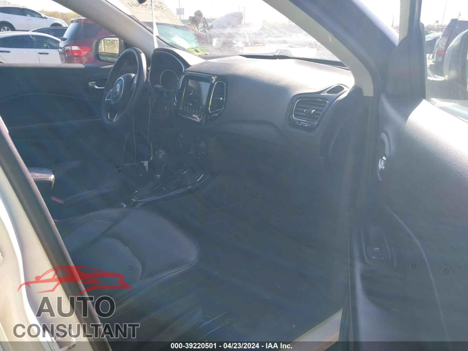 JEEP COMPASS 2018 - 3C4NJDCB4JT177100