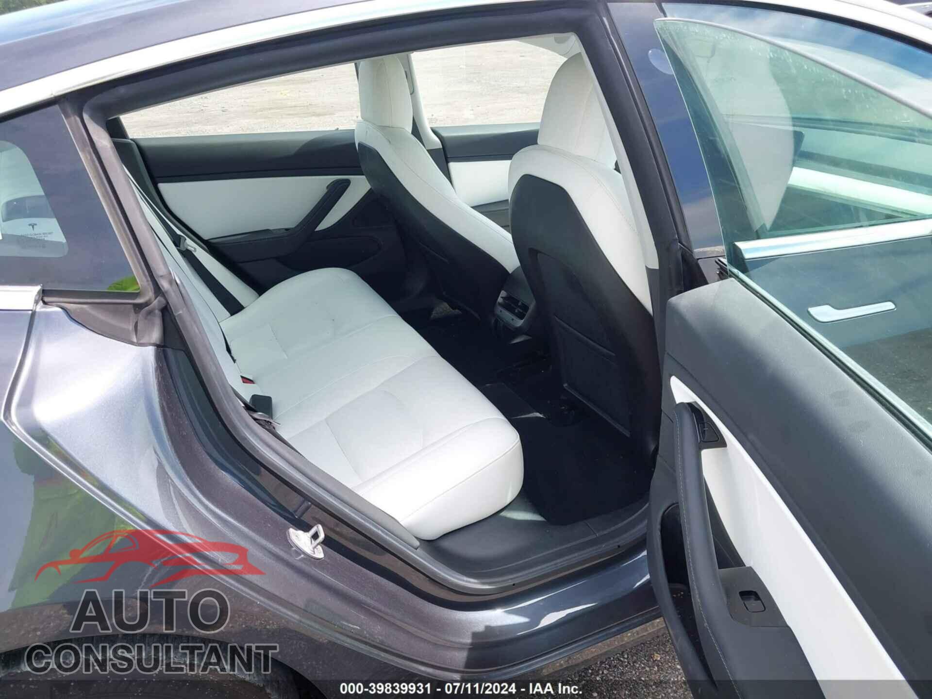 TESLA MODEL 3 2019 - 5YJ3E1EB0KF421350
