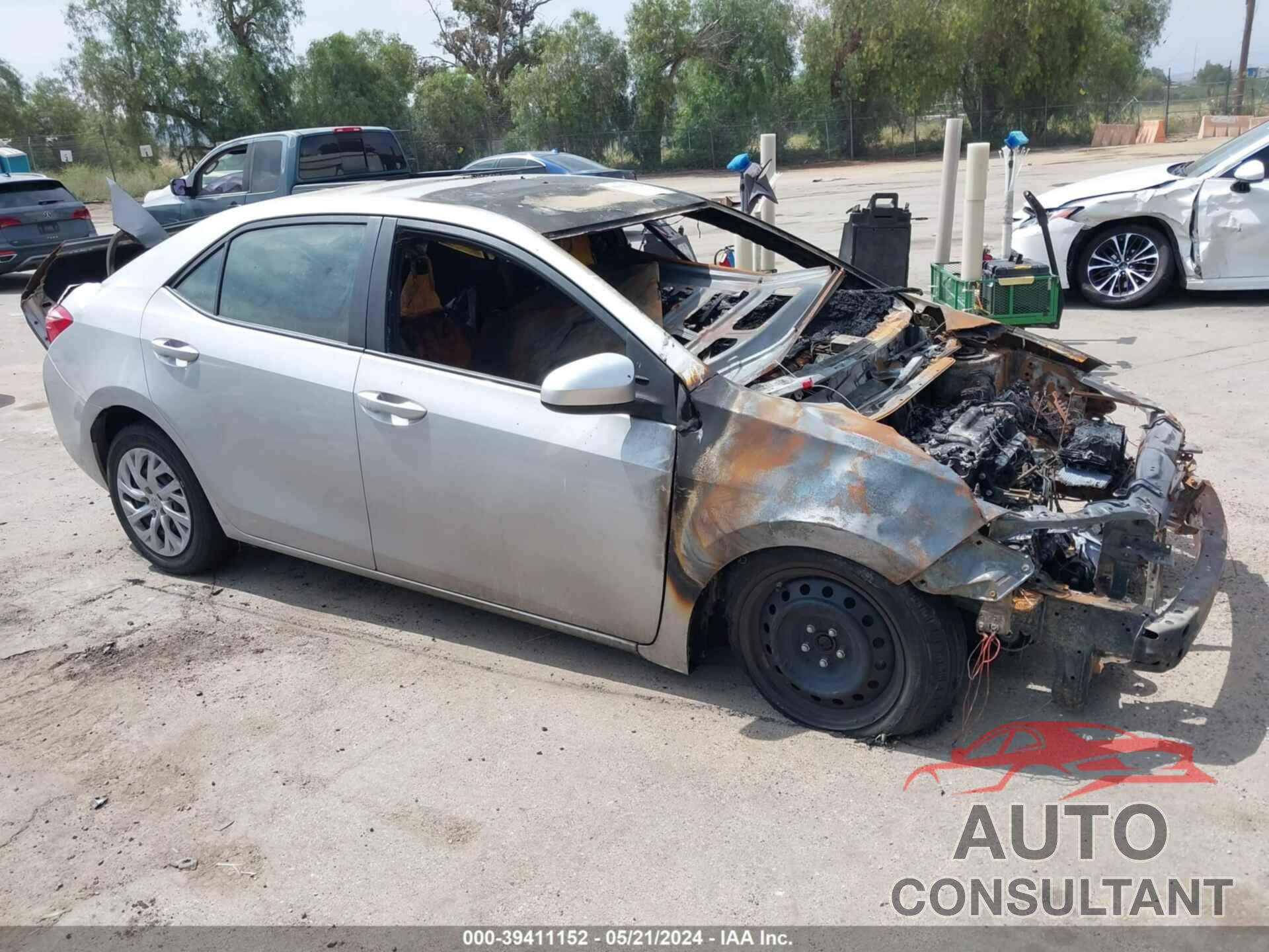TOYOTA COROLLA 2018 - 5YFBURHE5JP835696