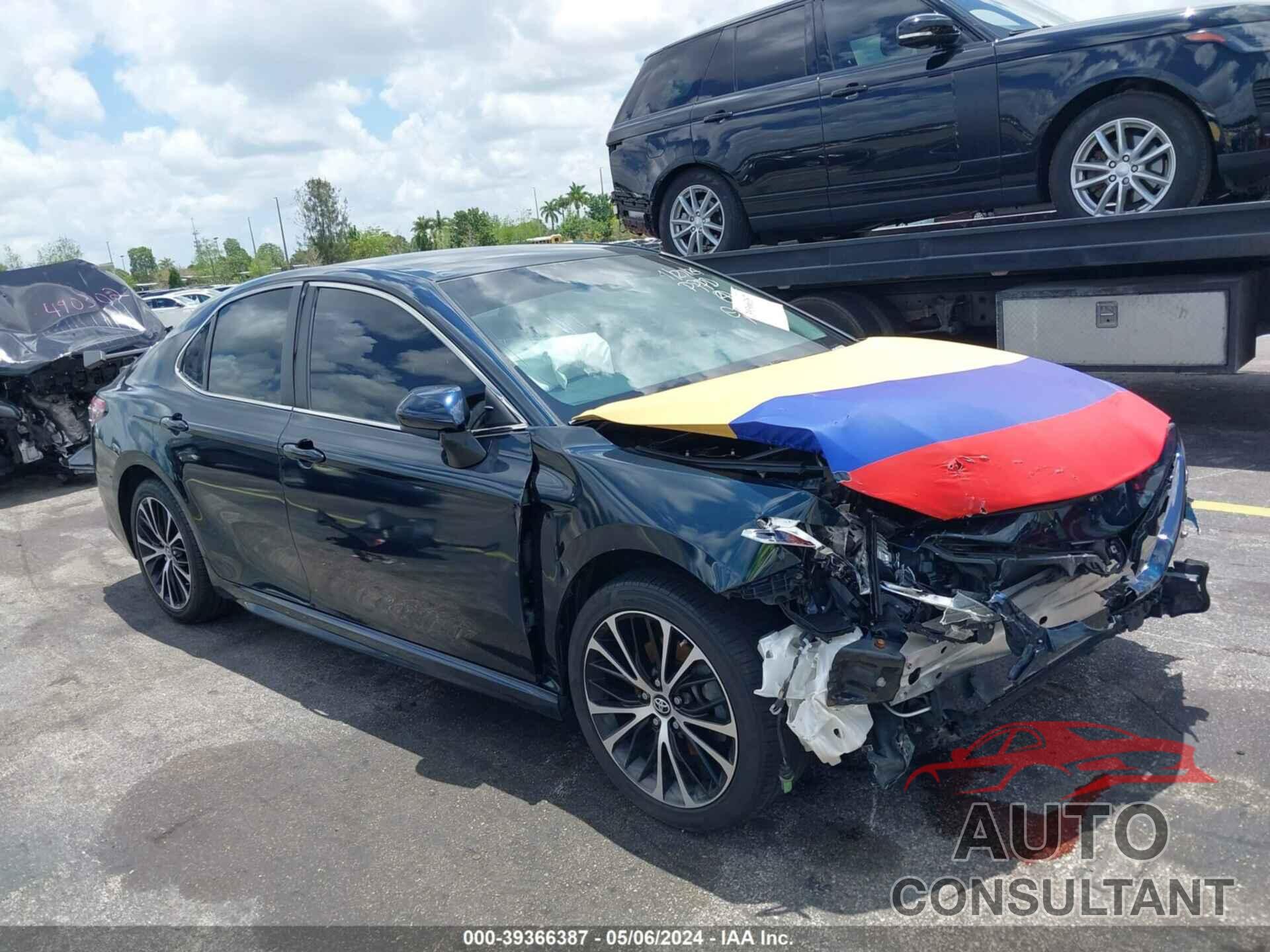 TOYOTA CAMRY 2018 - 4T1B11HK9JU589749