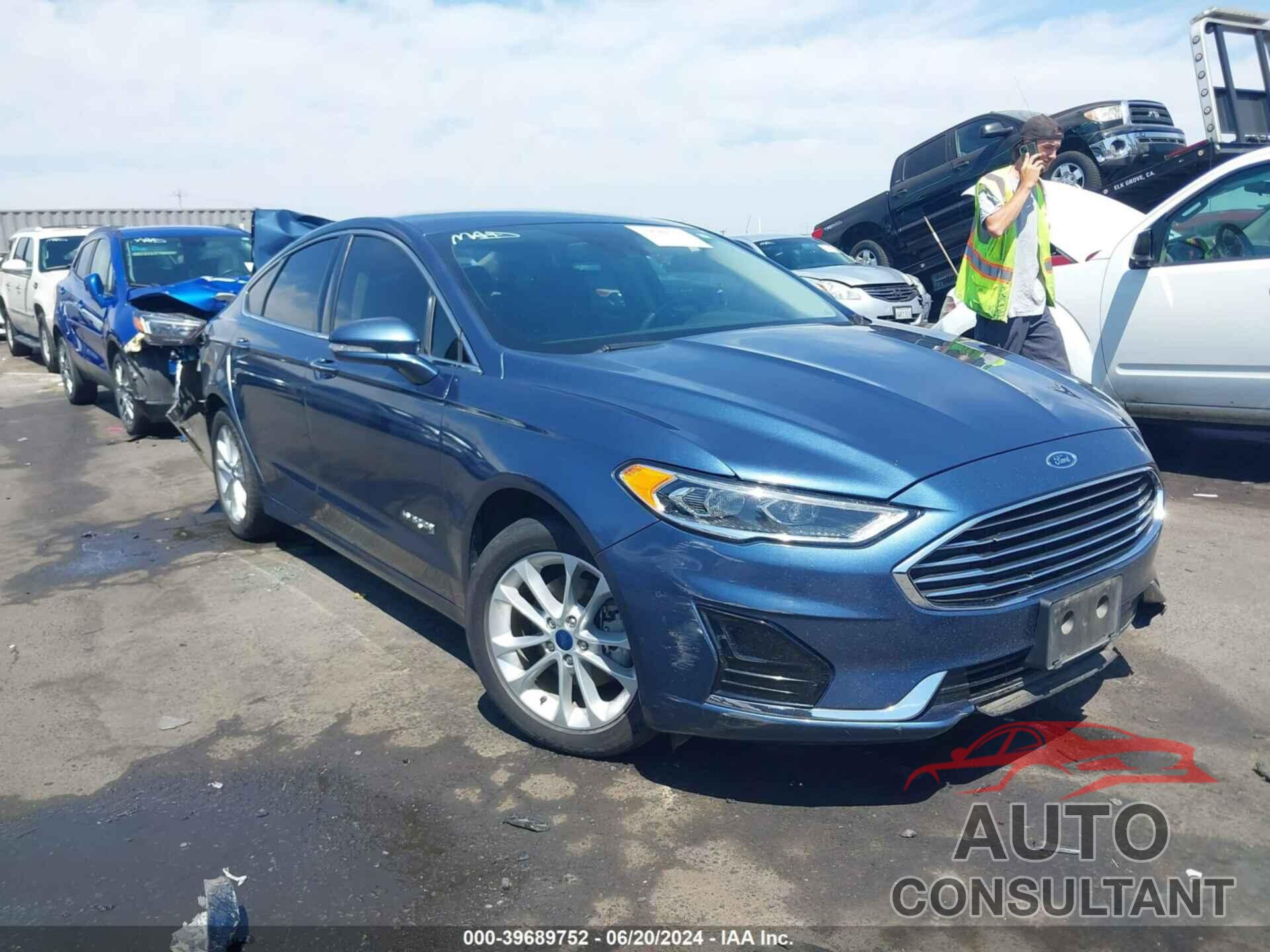 FORD FUSION HYBRID 2019 - 3FA6P0MU4KR185553