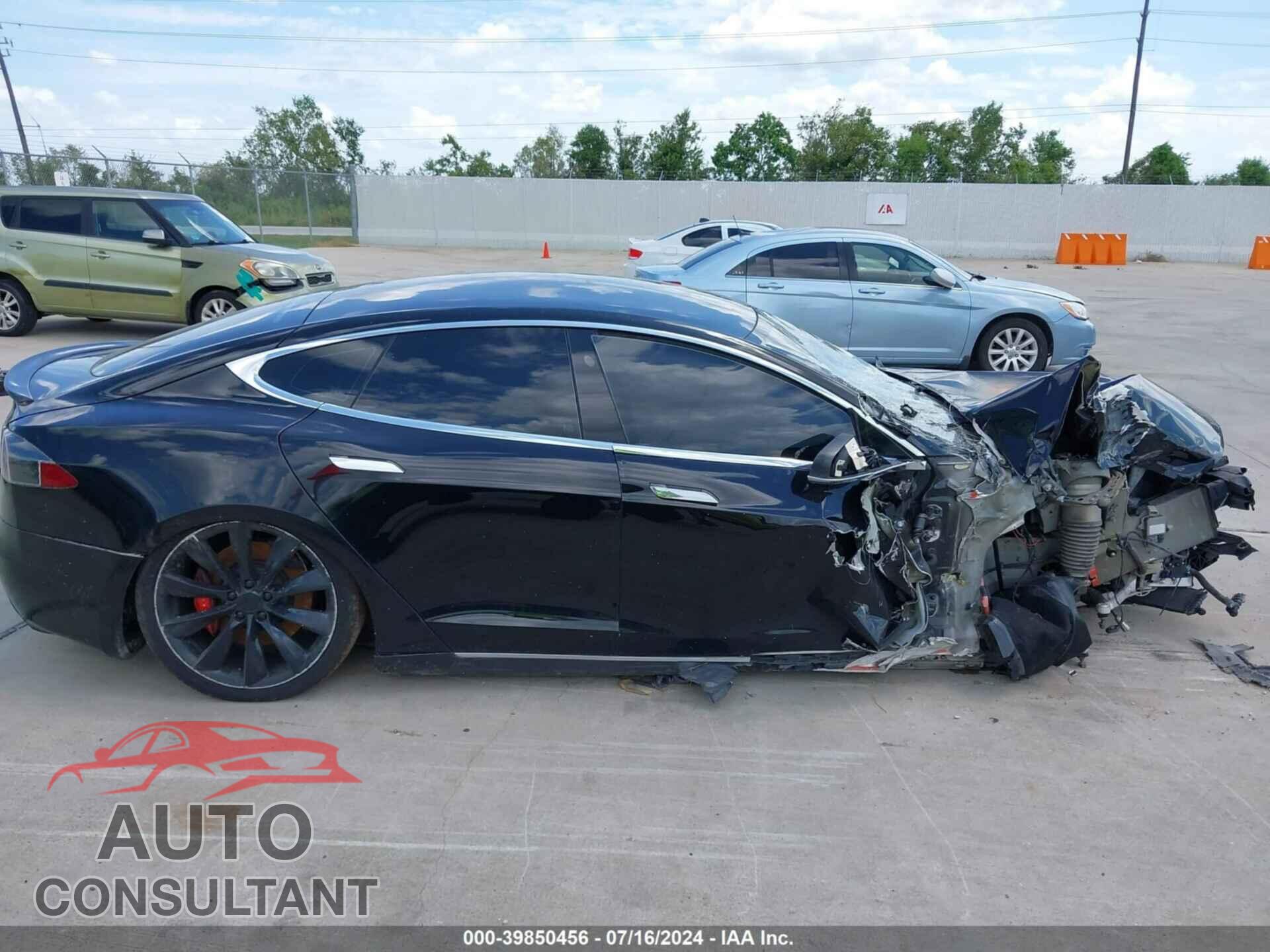 TESLA MODEL S 2017 - 5YJSA1E48HF200158
