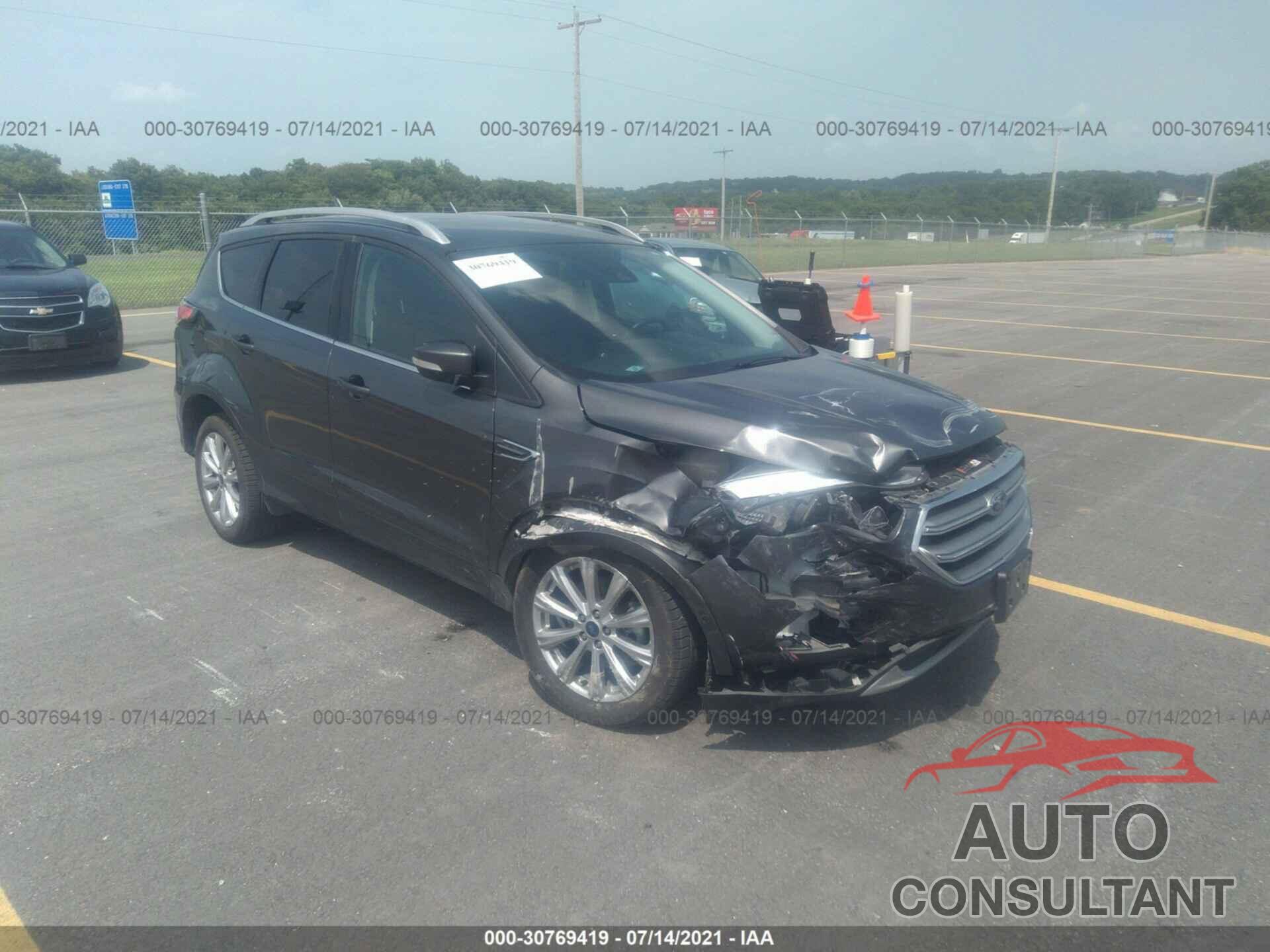 FORD ESCAPE 2017 - 1FMCU0J97HUA40042