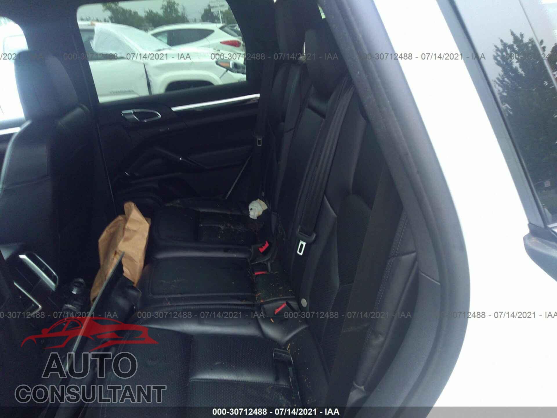 PORSCHE CAYENNE 2017 - WP1AA2A23HKA84634