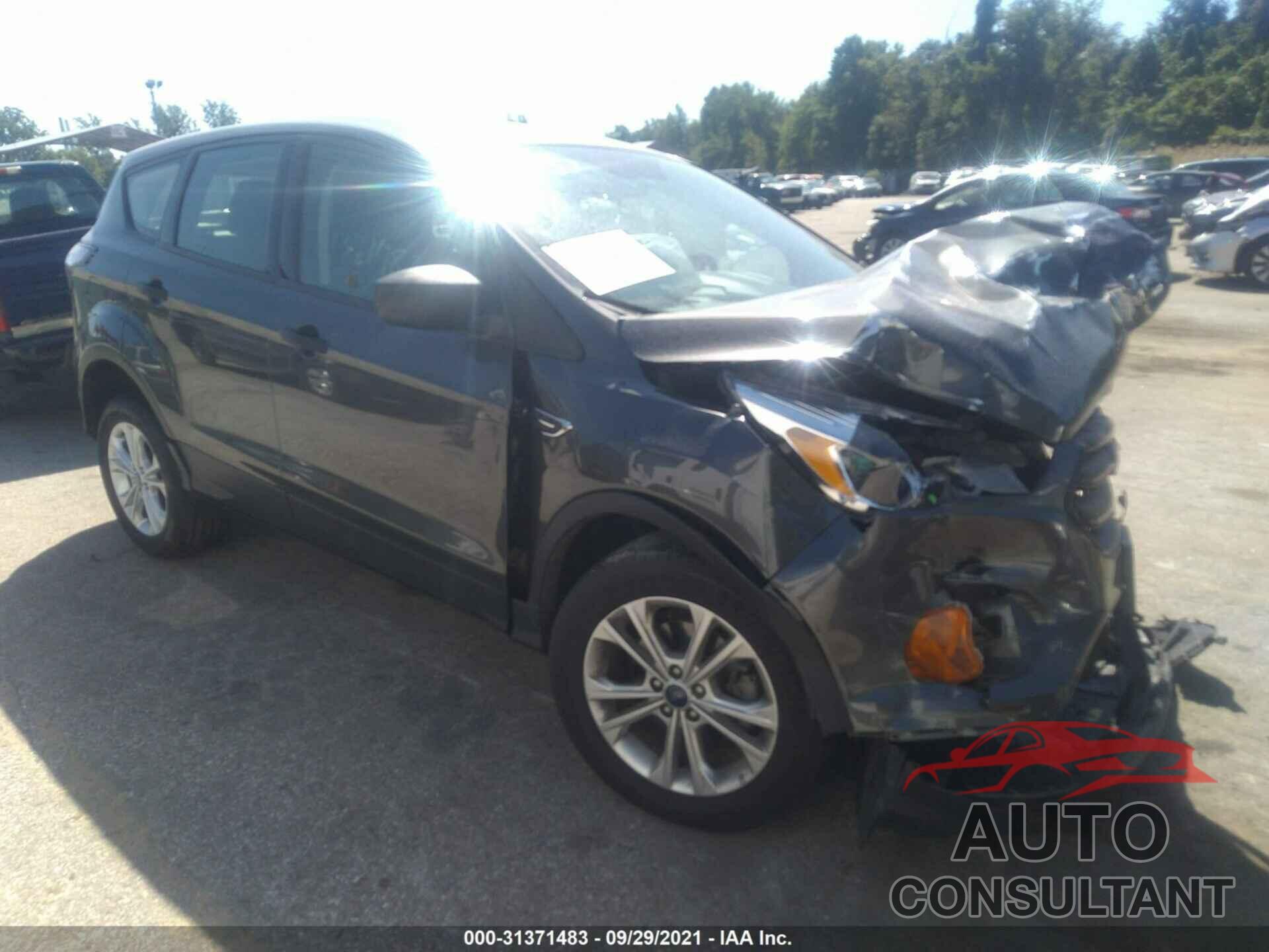 FORD ESCAPE 2017 - 1FMCU0F73HUE12094