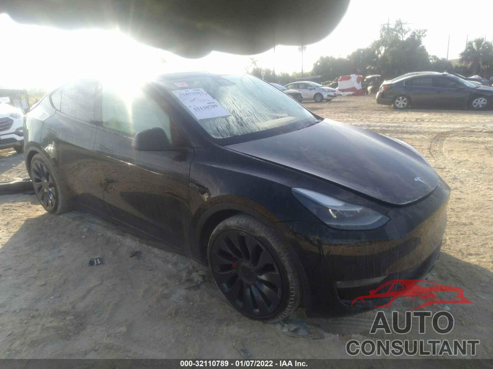 TESLA MODEL Y 2021 - 5YJYGDEFXMF239792