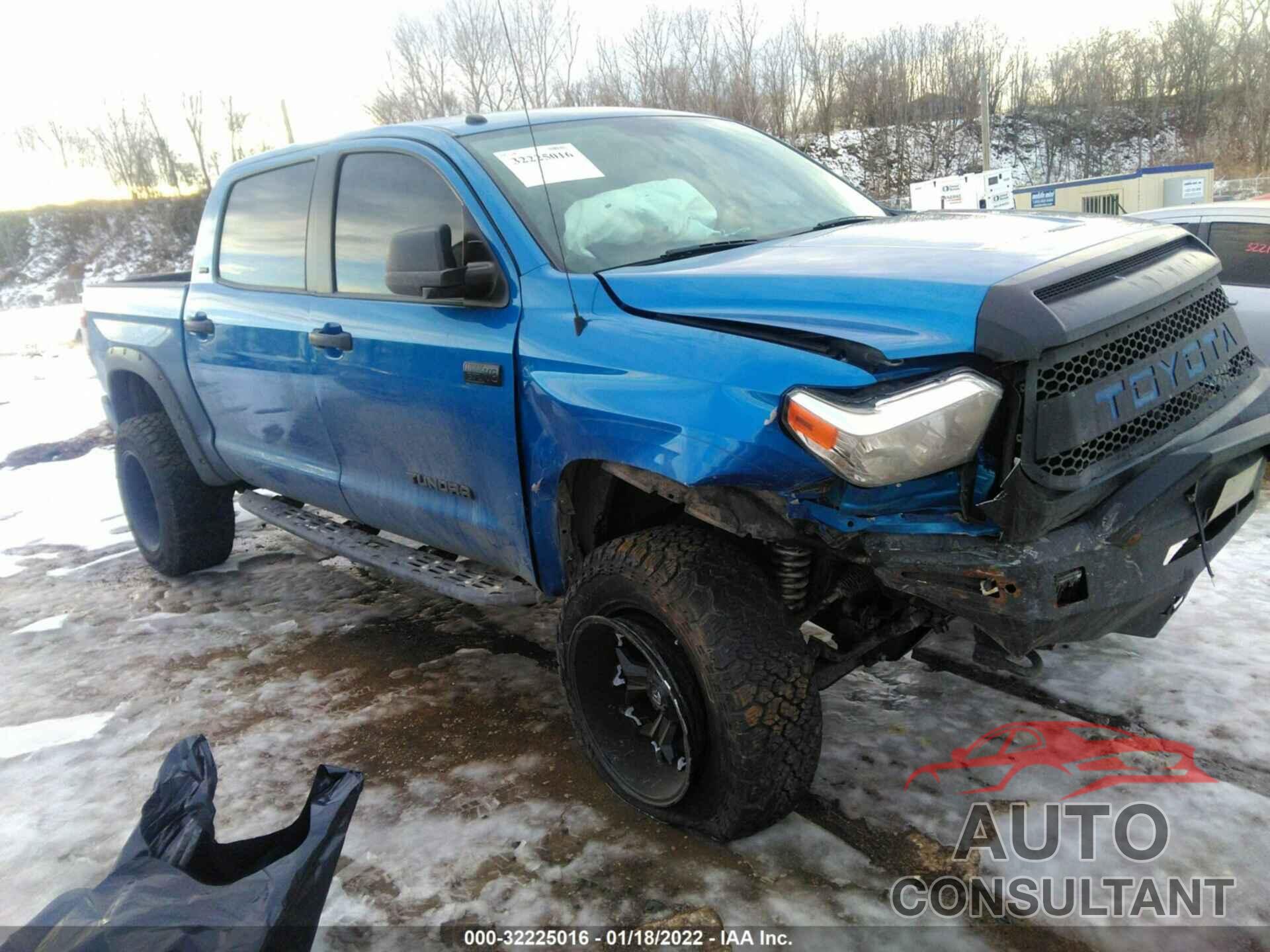 TOYOTA TUNDRA 4WD 2017 - 5TFDW5F13HX624679