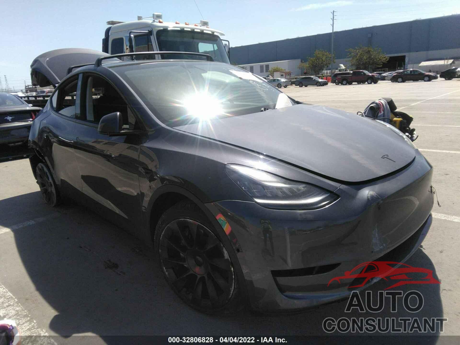 TESLA MODEL Y 2021 - 5YJYGDEE3MF136575