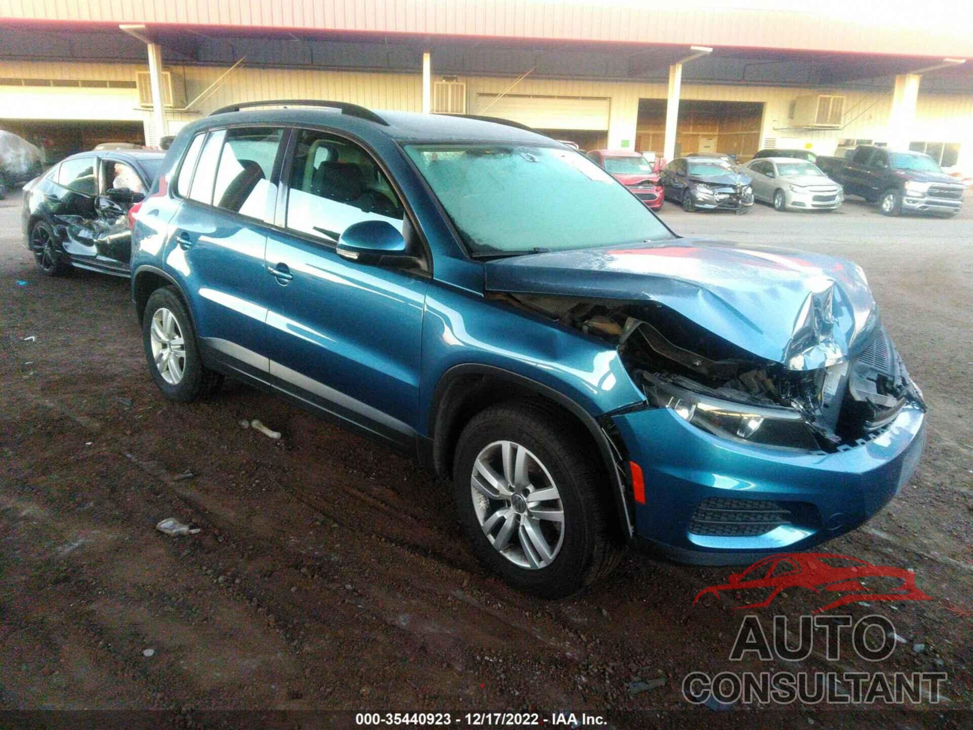 VOLKSWAGEN TIGUAN 2017 - WVGAV7AX3HK009040