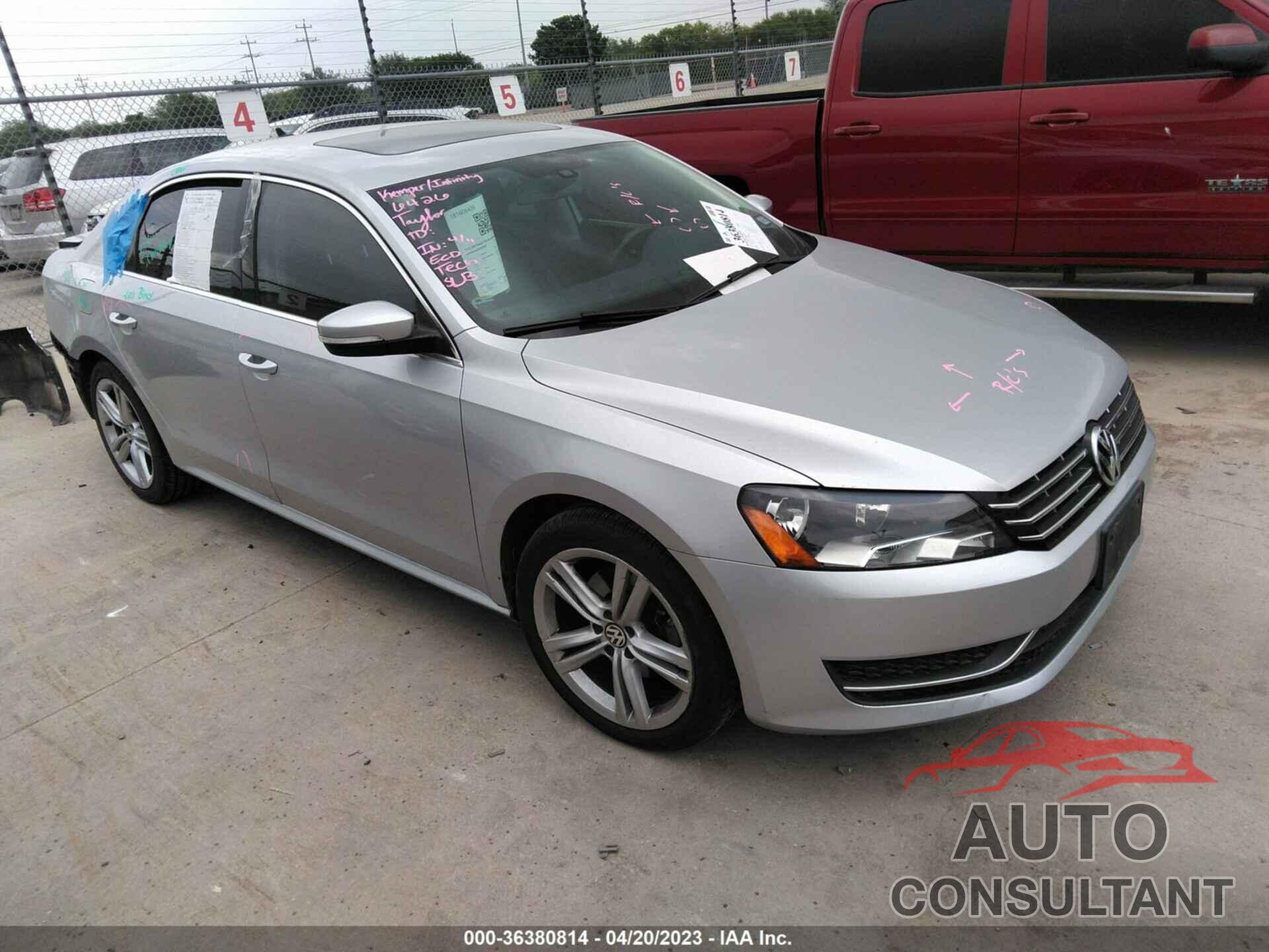 VOLKSWAGEN PASSAT 2015 - 1VWBV7A33FC087084
