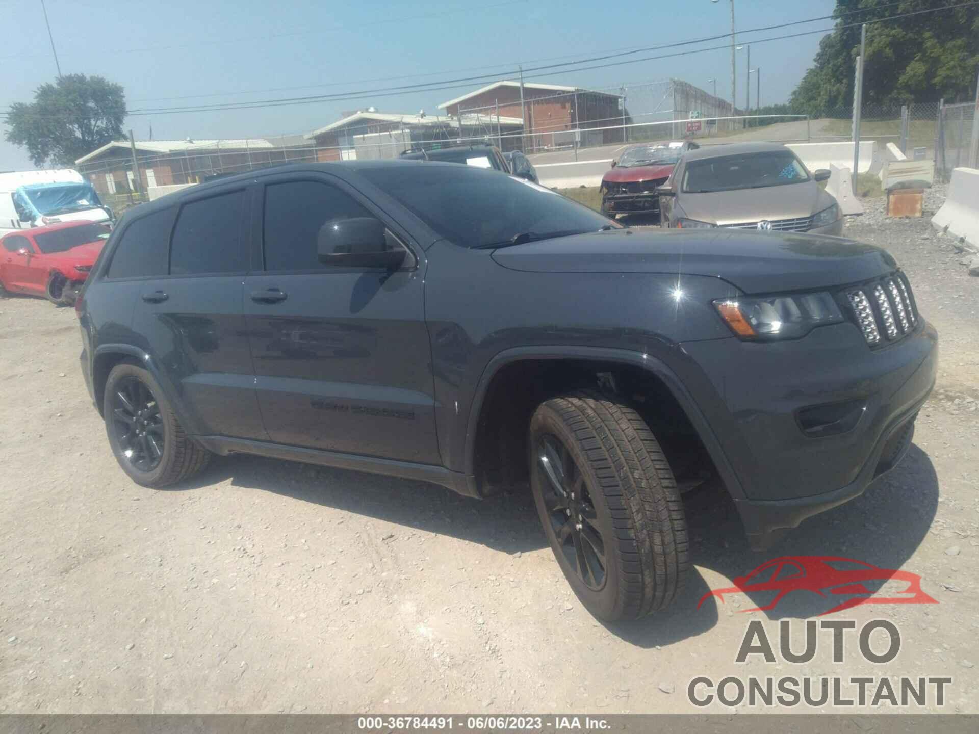 JEEP GRAND CHEROKEE 2018 - 1C4RJFAG1JC374913