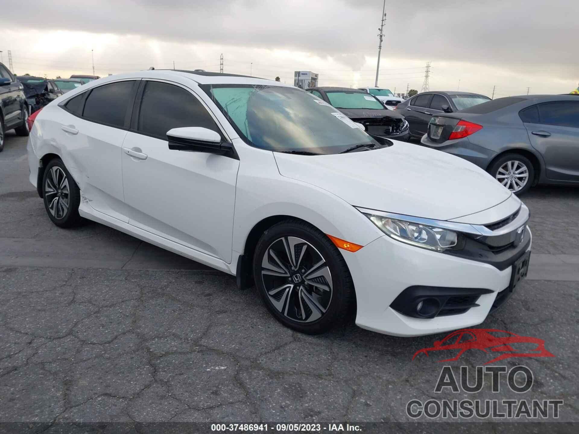 HONDA CIVIC 2018 - JHMFC1F32JX002123