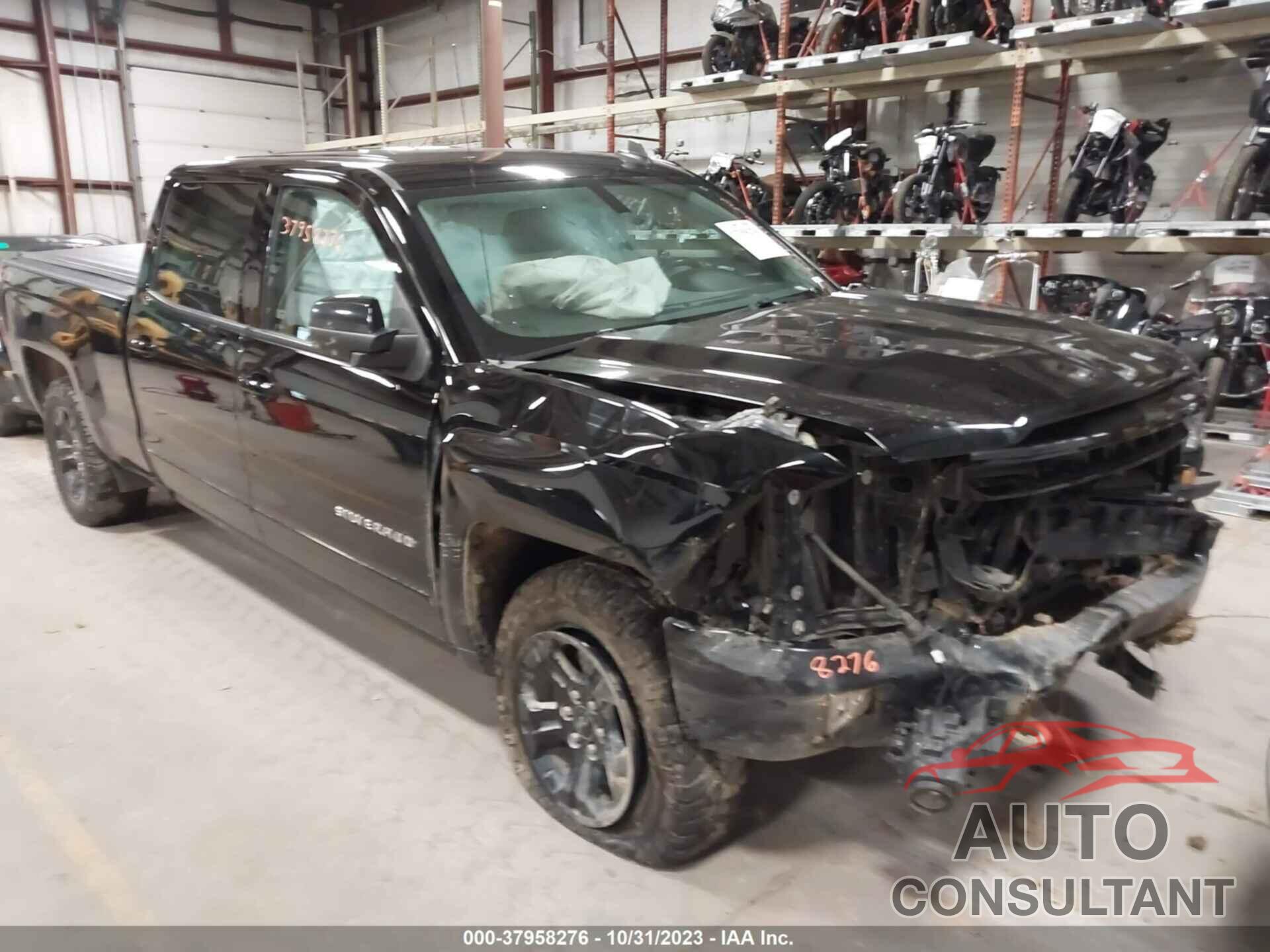 CHEVROLET SILVERADO 1500 2018 - 1GCUKREC7JF237912