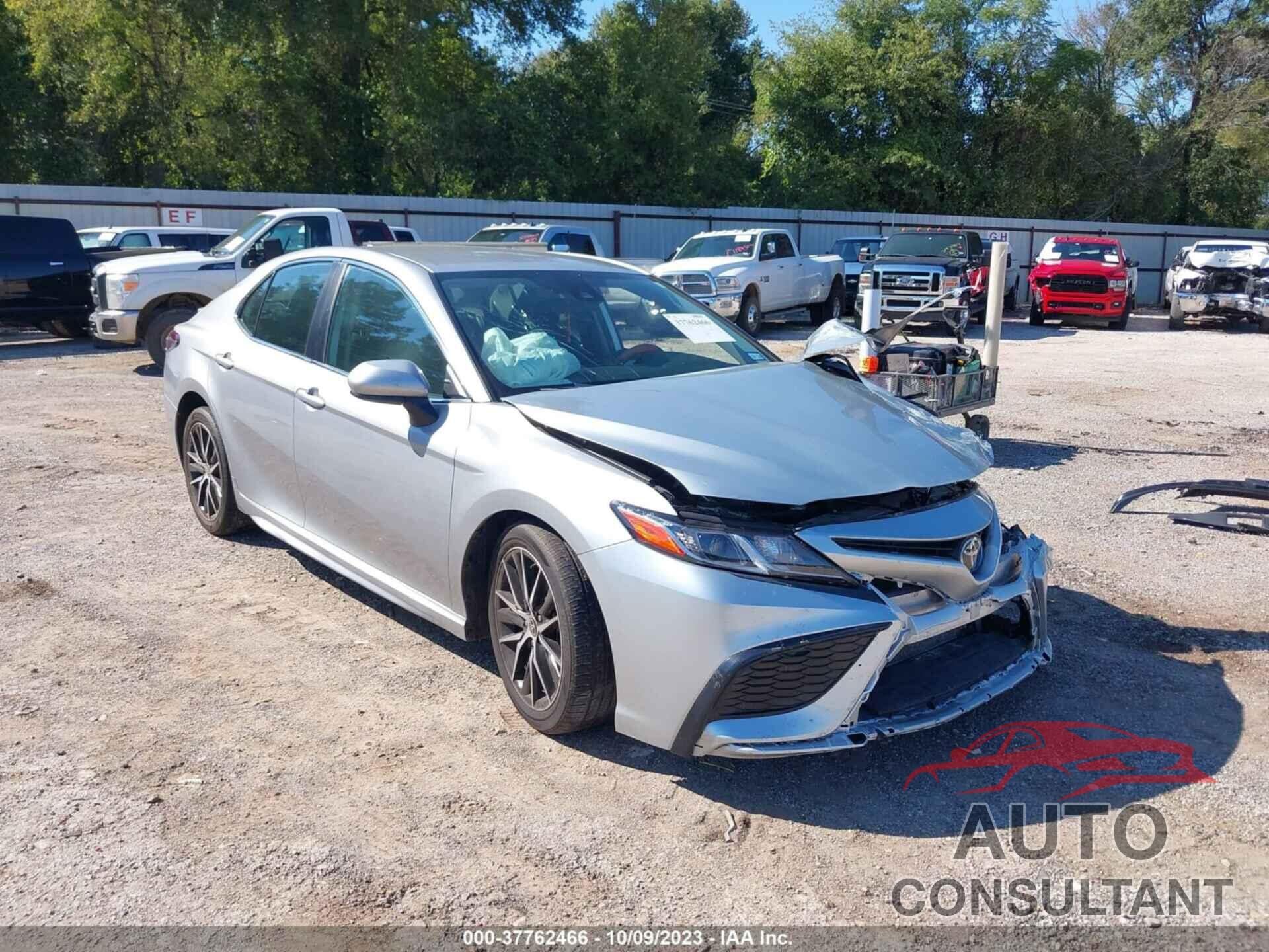 TOYOTA CAMRY 2021 - 4T1G11AK4MU479602