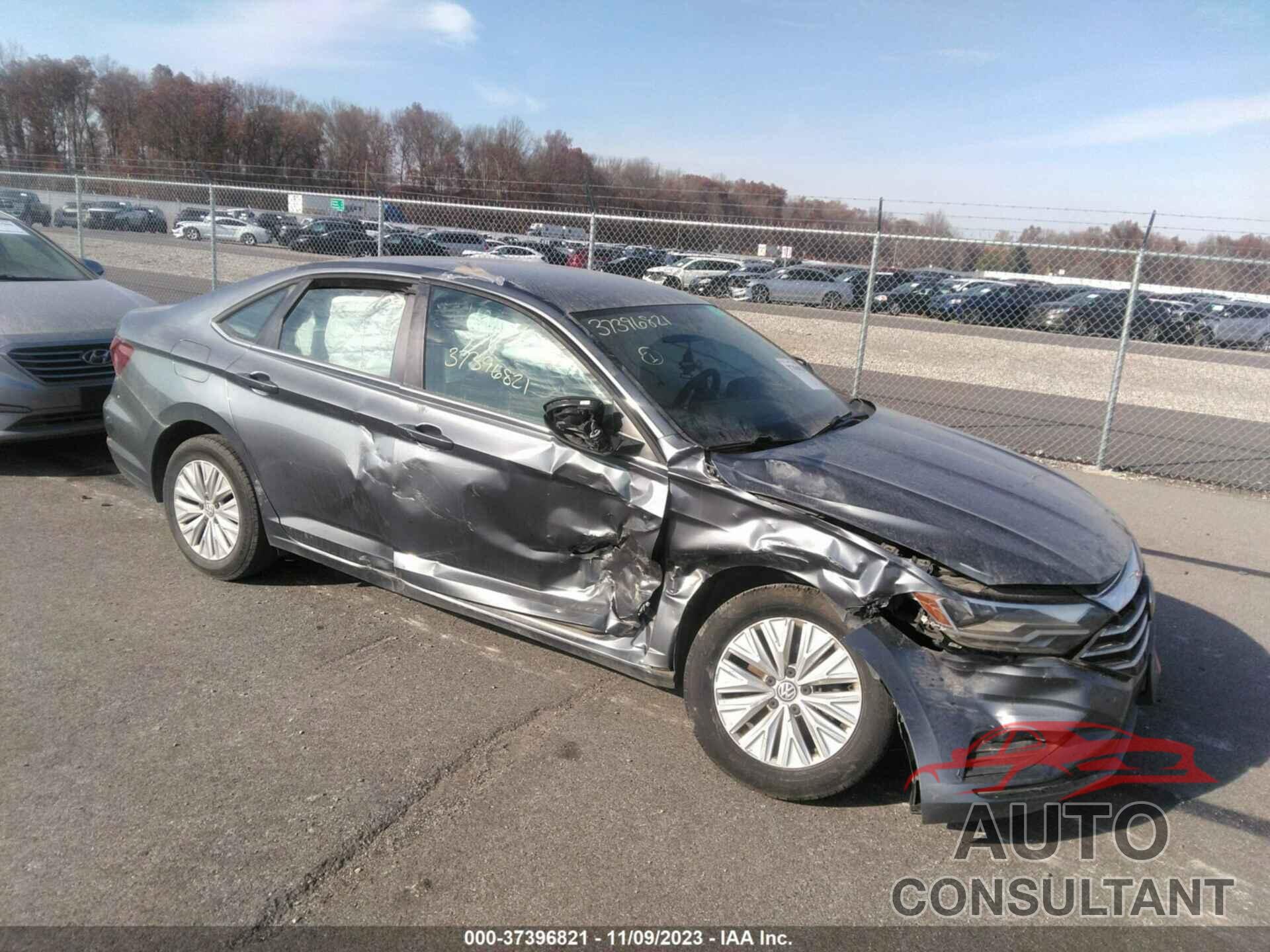 VOLKSWAGEN JETTA 2019 - 3VWC57BUXKM144403