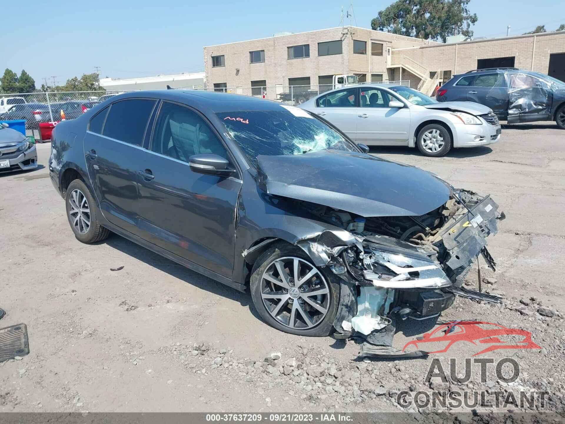 VOLKSWAGEN JETTA 2018 - 3VWDB7AJ1JM242092