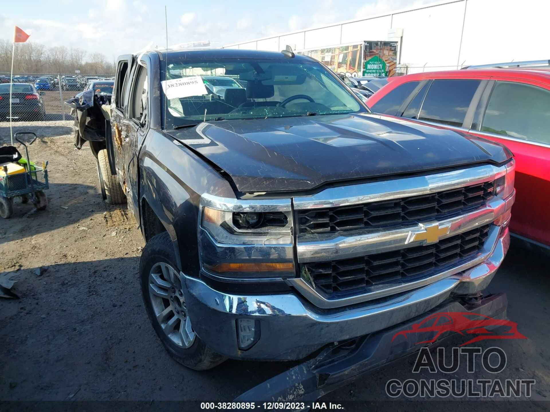 CHEVROLET SILVERADO 1500 2018 - 1GCVKREH7JZ164376
