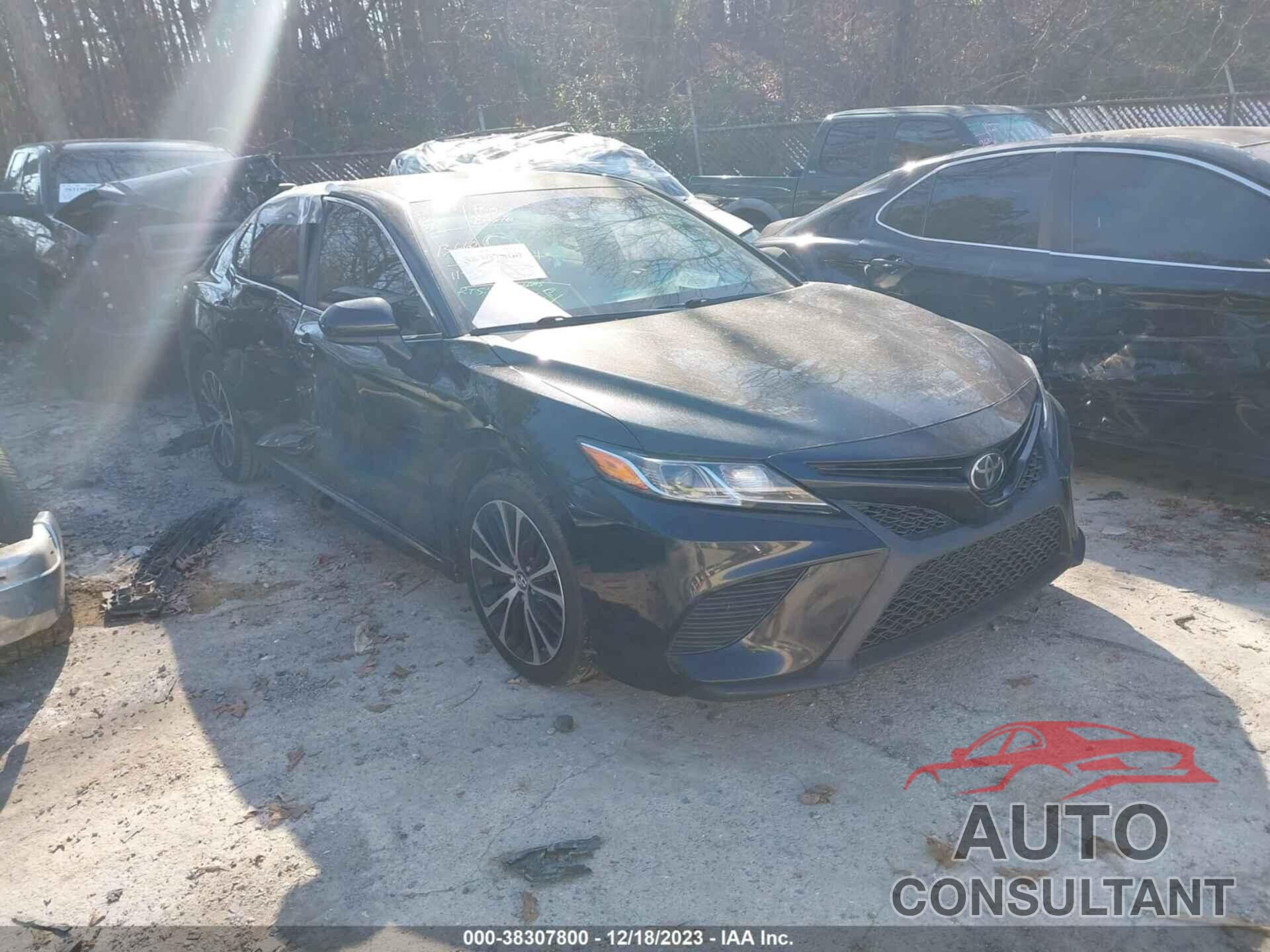 TOYOTA CAMRY 2018 - 4T1B11HK7JU552702