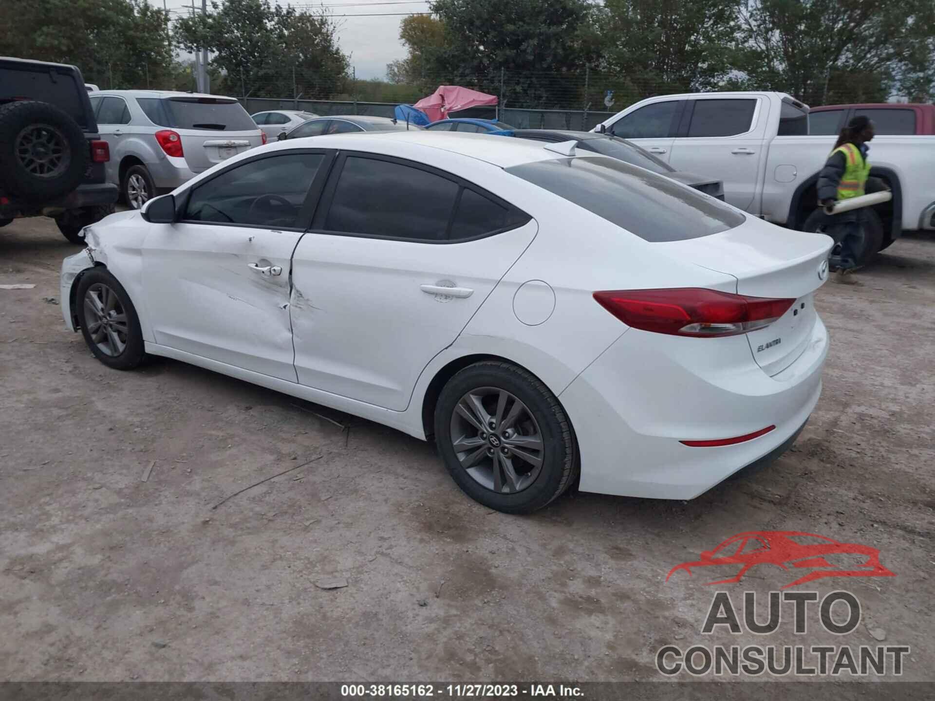 HYUNDAI ELANTRA 2018 - 5NPD84LF5JH299782