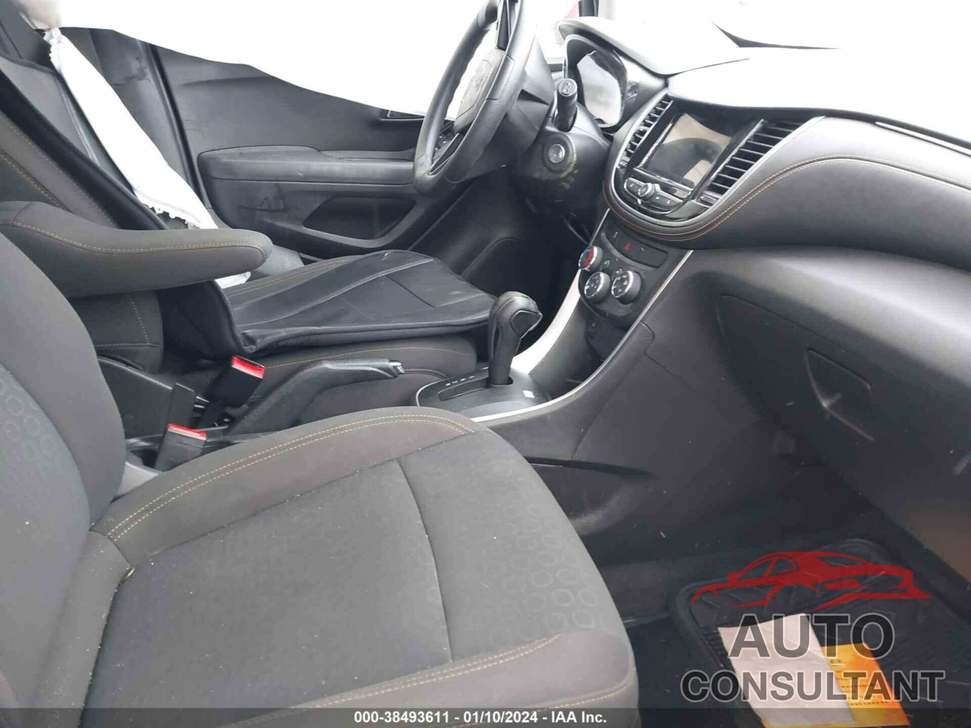 CHEVROLET TRAX 2018 - KL7CJKSB2JB591519