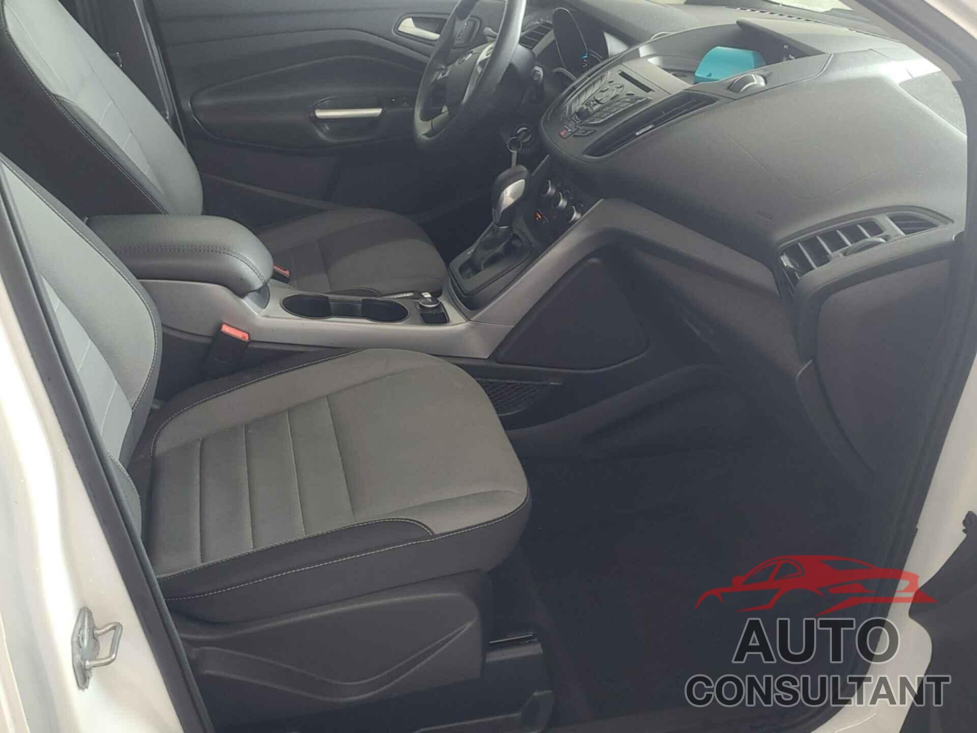 FORD ESCAPE 2016 - 1FMCU0GX5GUB00968