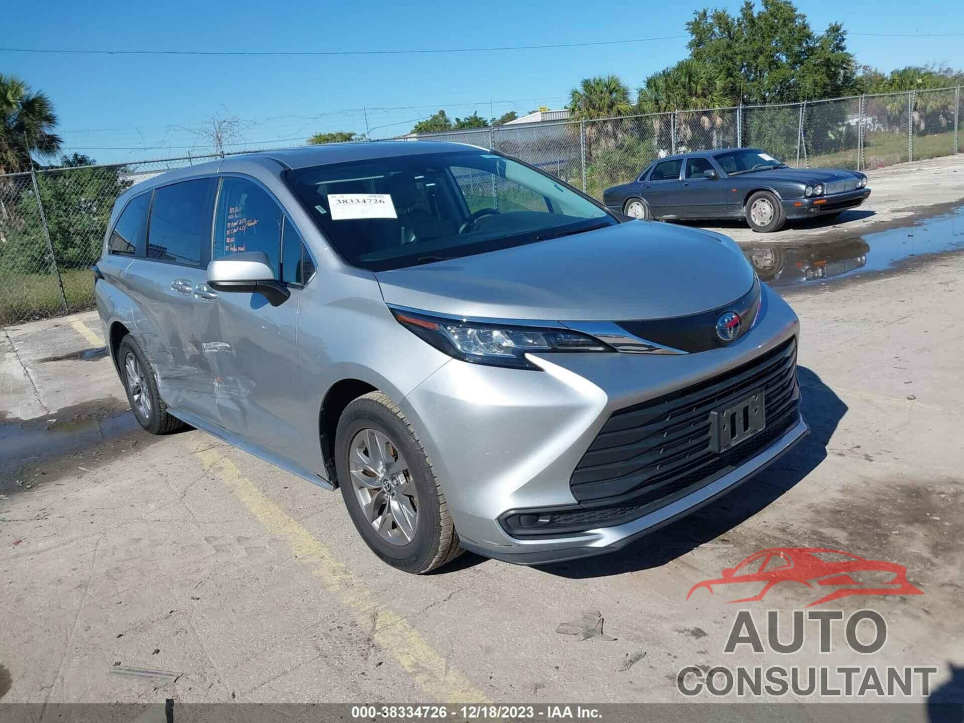 TOYOTA SIENNA 2022 - 5TDKRKEC7NS101280