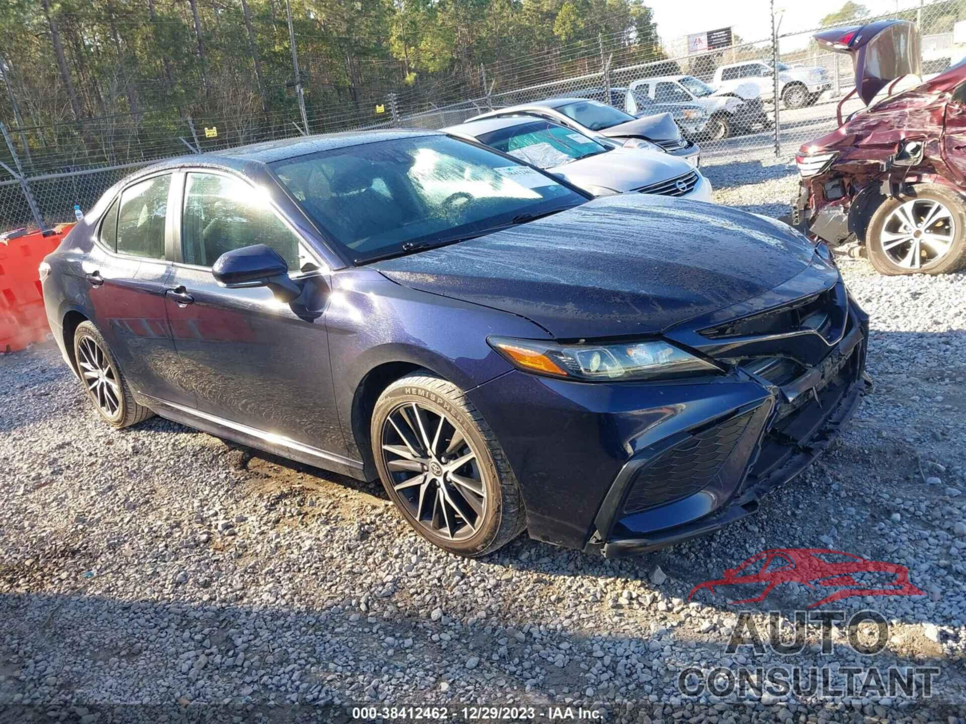 TOYOTA CAMRY 2022 - 4T1G11AK0NU677580