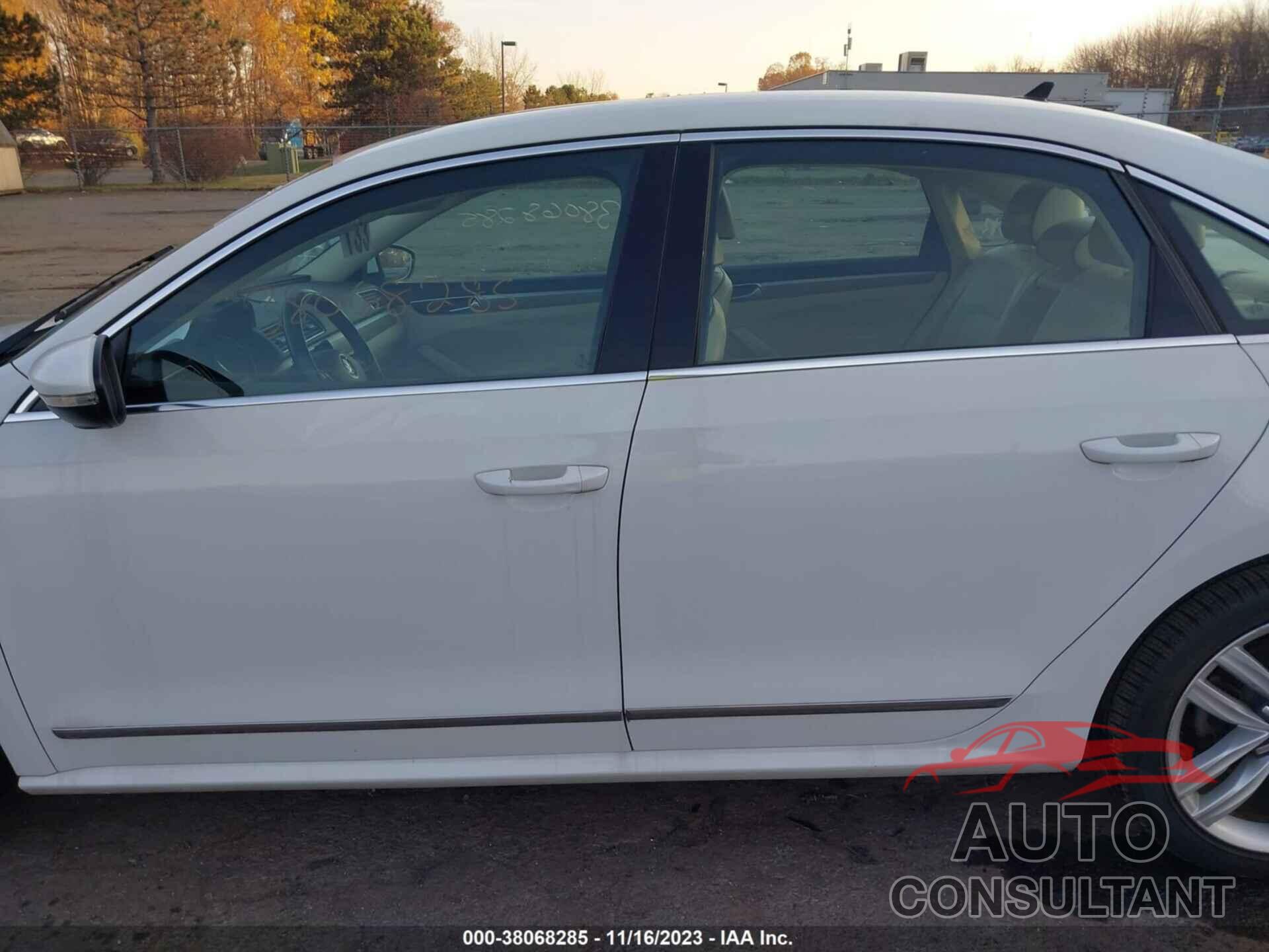 VOLKSWAGEN PASSAT 2017 - 1VWGT7A35HC058863