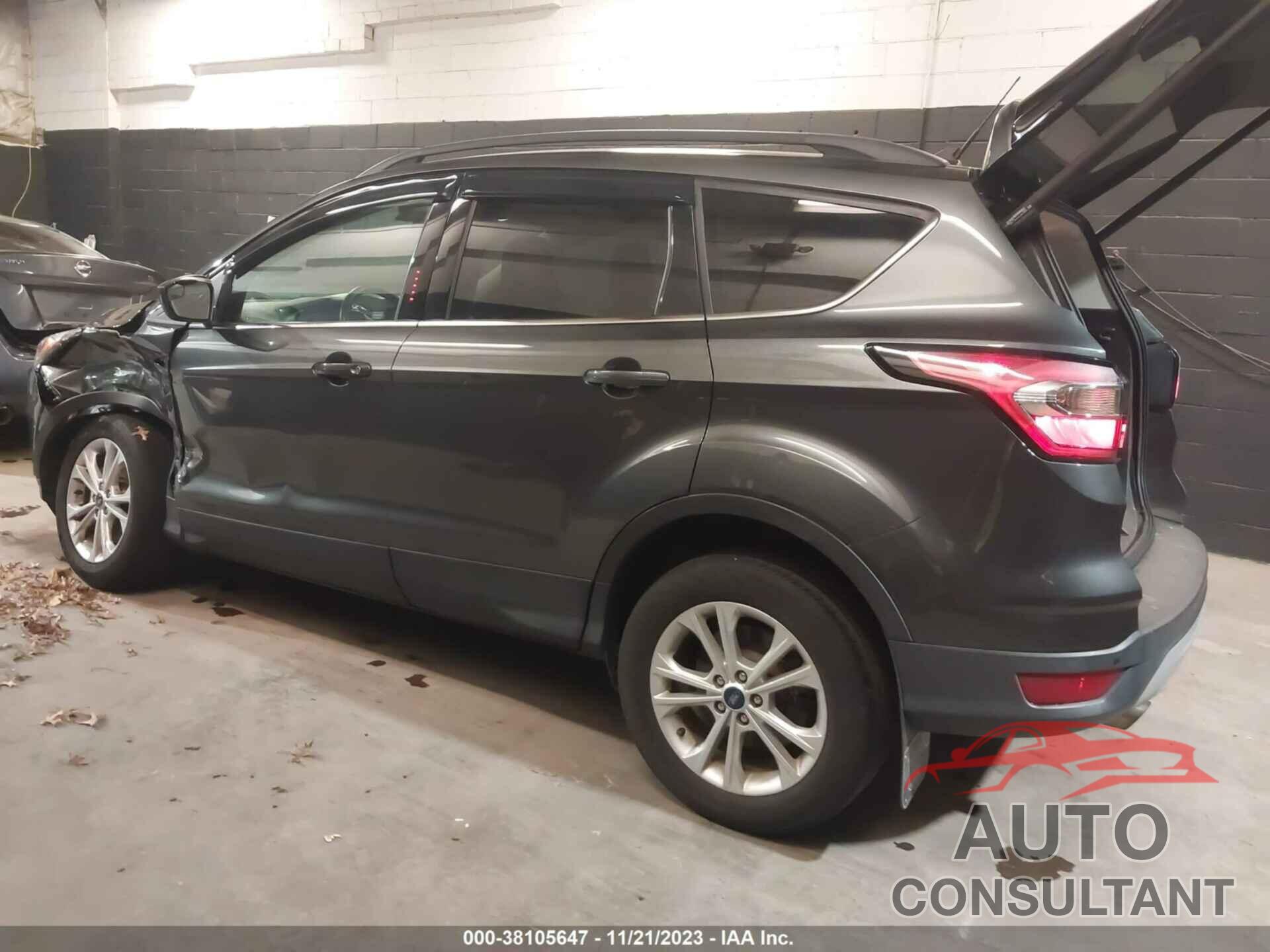 FORD ESCAPE 2018 - 1FMCU9HD0JUD12287