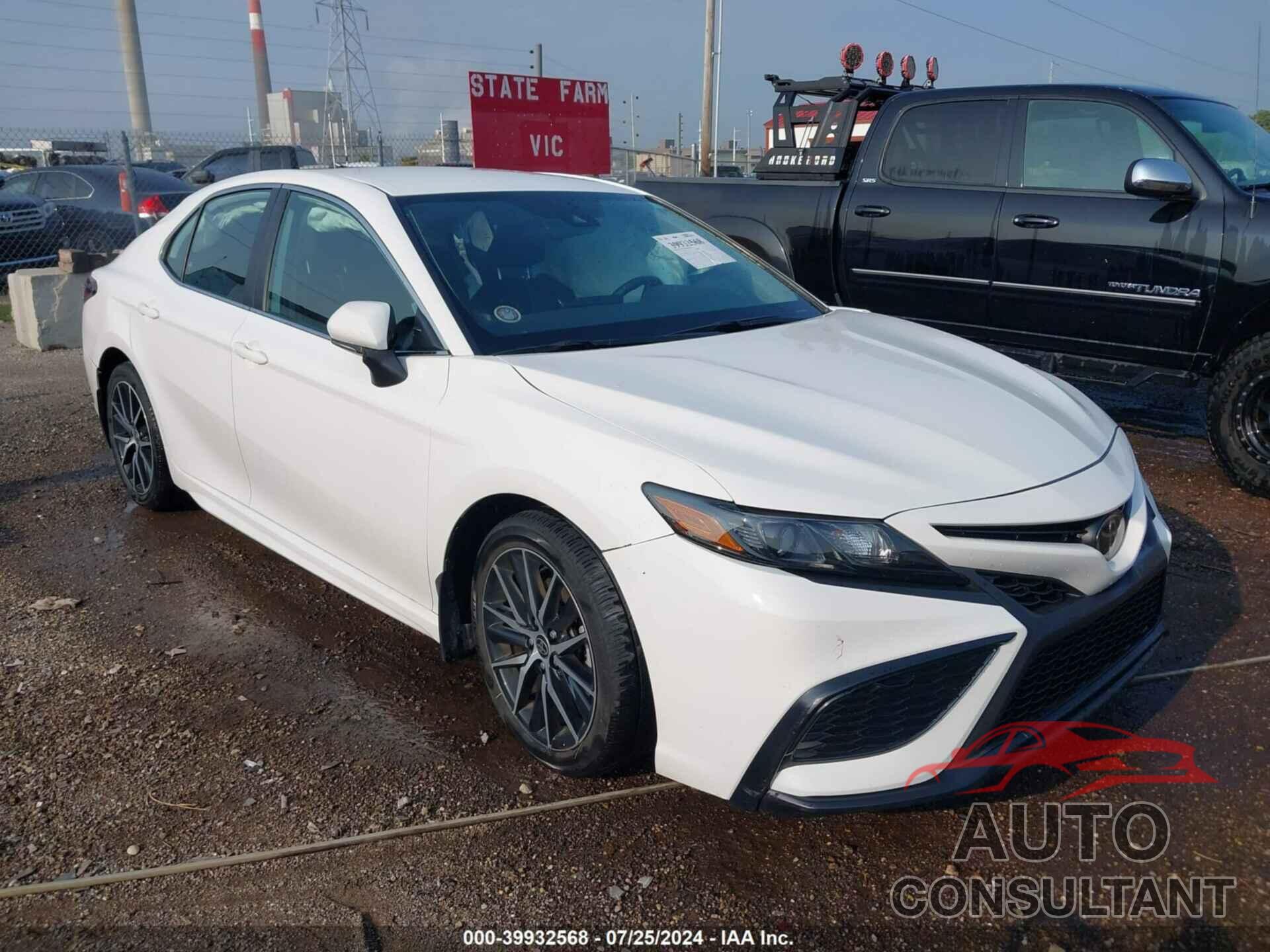 TOYOTA CAMRY 2023 - 4T1G11BK0PU074128