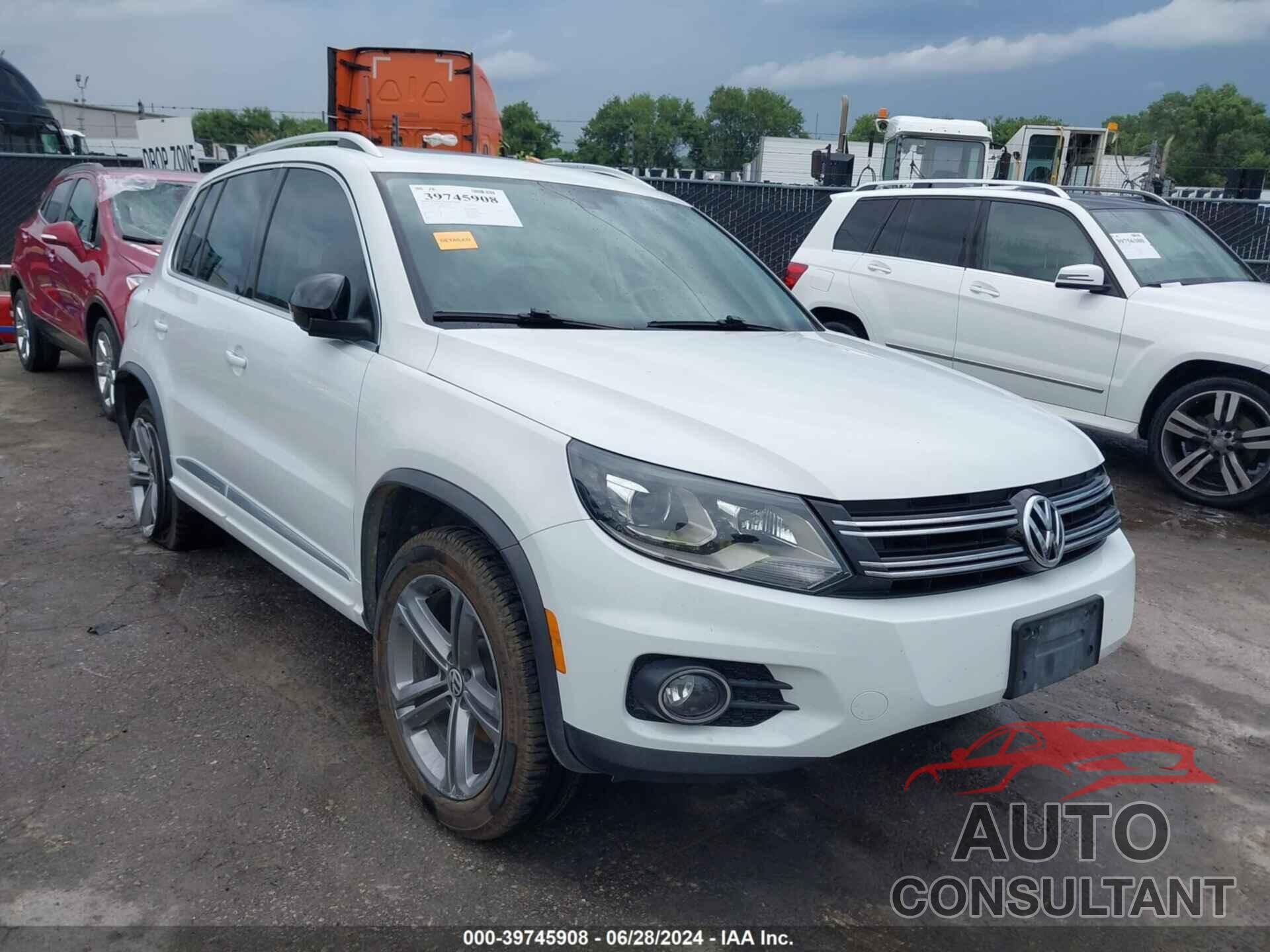 VOLKSWAGEN TIGUAN 2017 - WVGUV7AX0HK015407