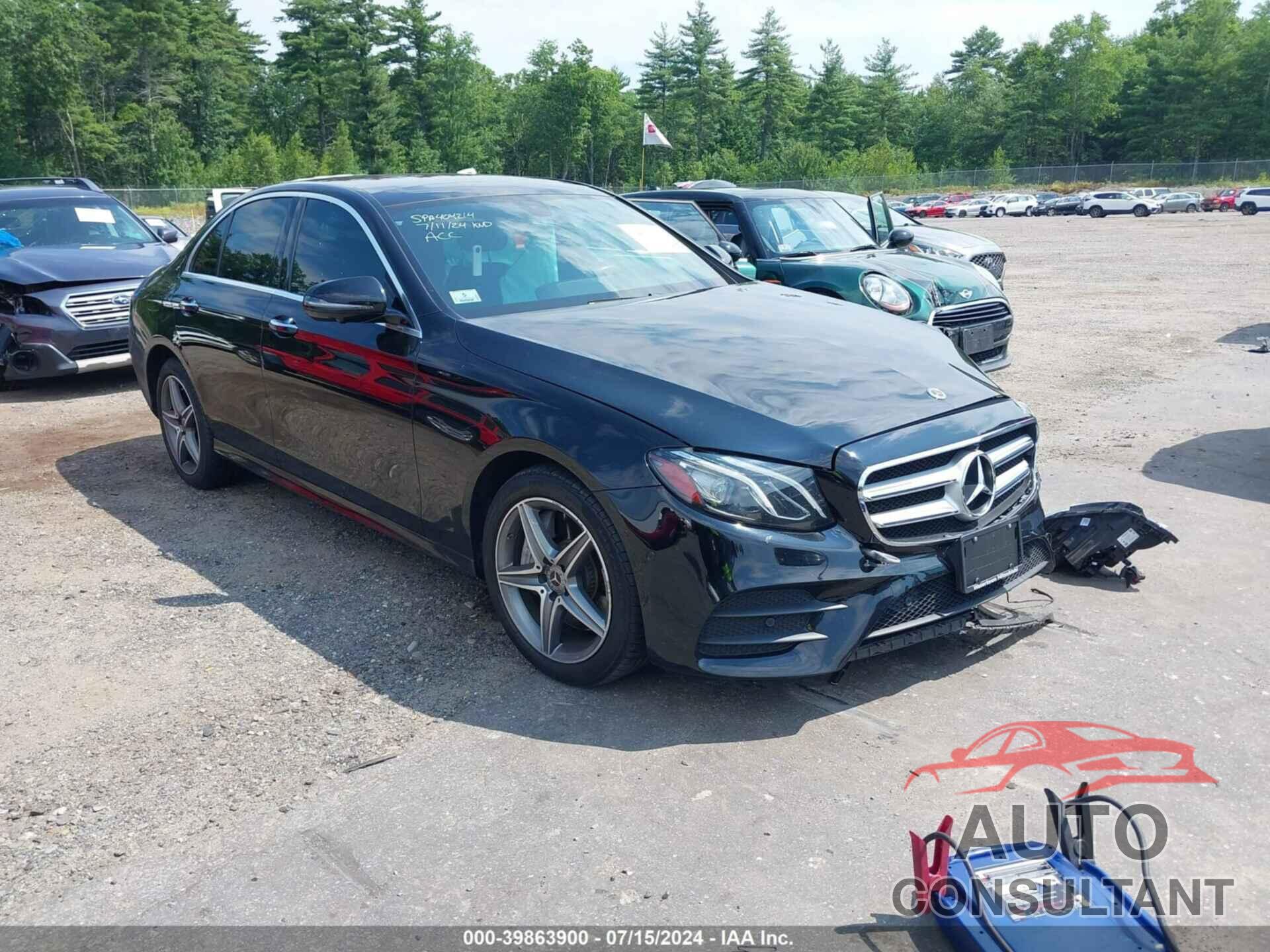 MERCEDES-BENZ E 300 2019 - WDDZF4KB5KA512206