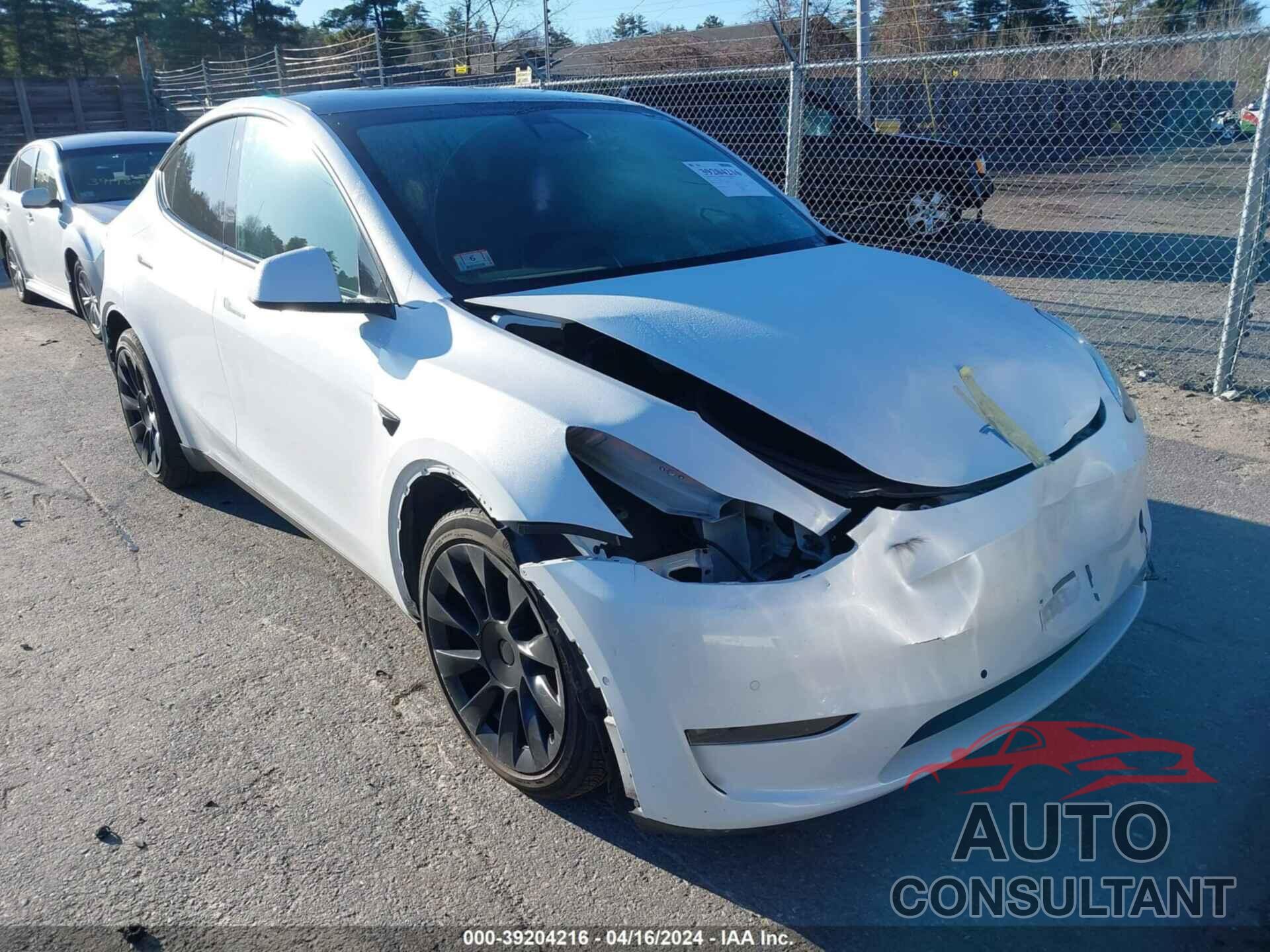 TESLA MODEL Y 2021 - 5YJYGAEE4MF200735